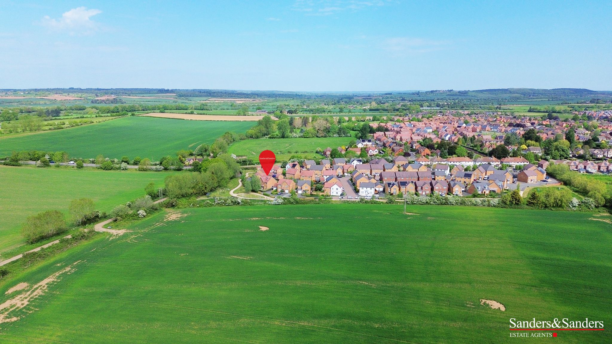 6 bedroom detached house For Sale in Bidford On Avon, Alcester - Property photograph