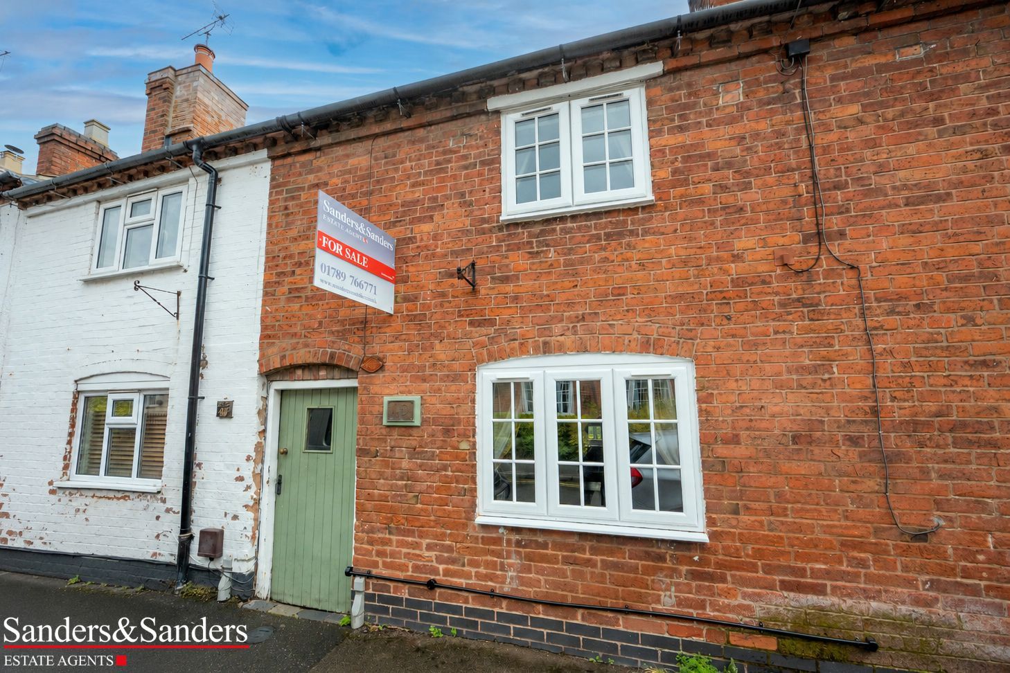 1 bedroom cottage house For Sale Alcester - Photograph 1