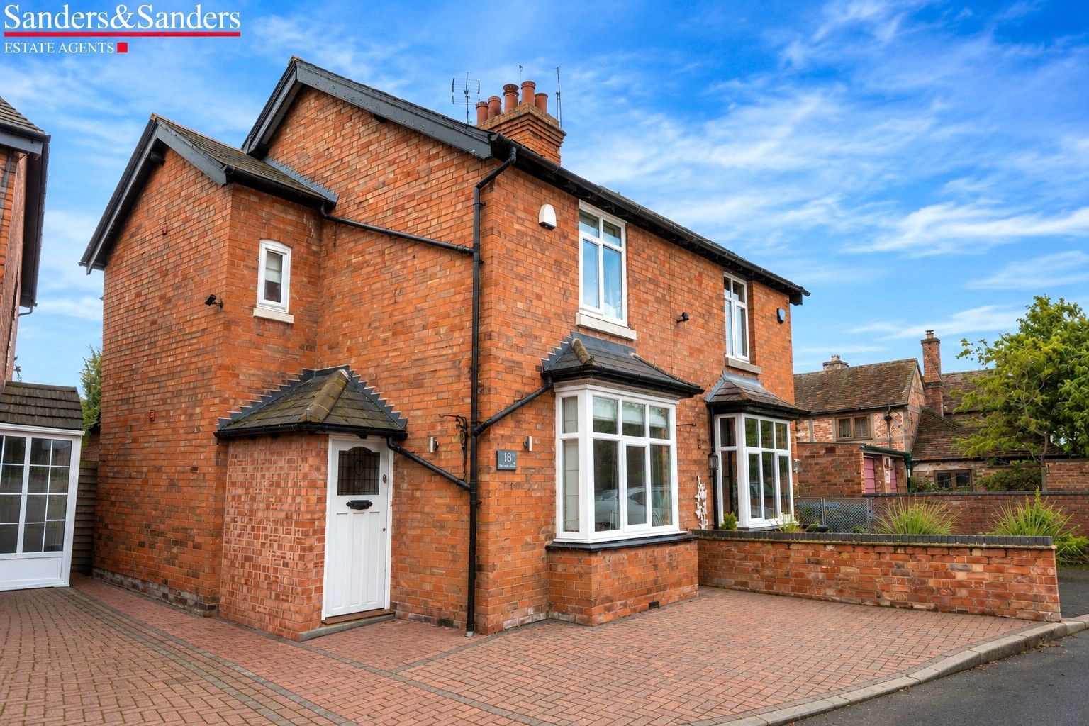3 bedroom semi-detached house For Sale Alcester - Property photograph