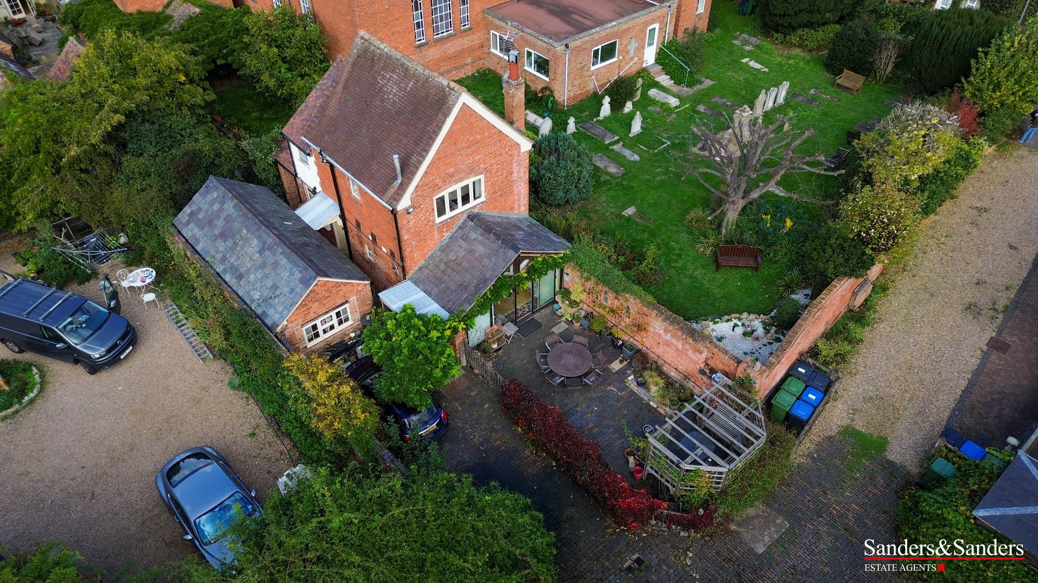 3 bedroom detached house For Sale Alcester - Property photograph