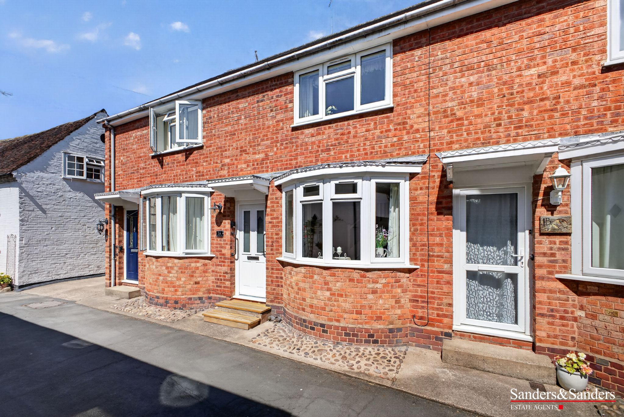 2 bedroom mid terraced house For Sale Alcester - Photograph 1