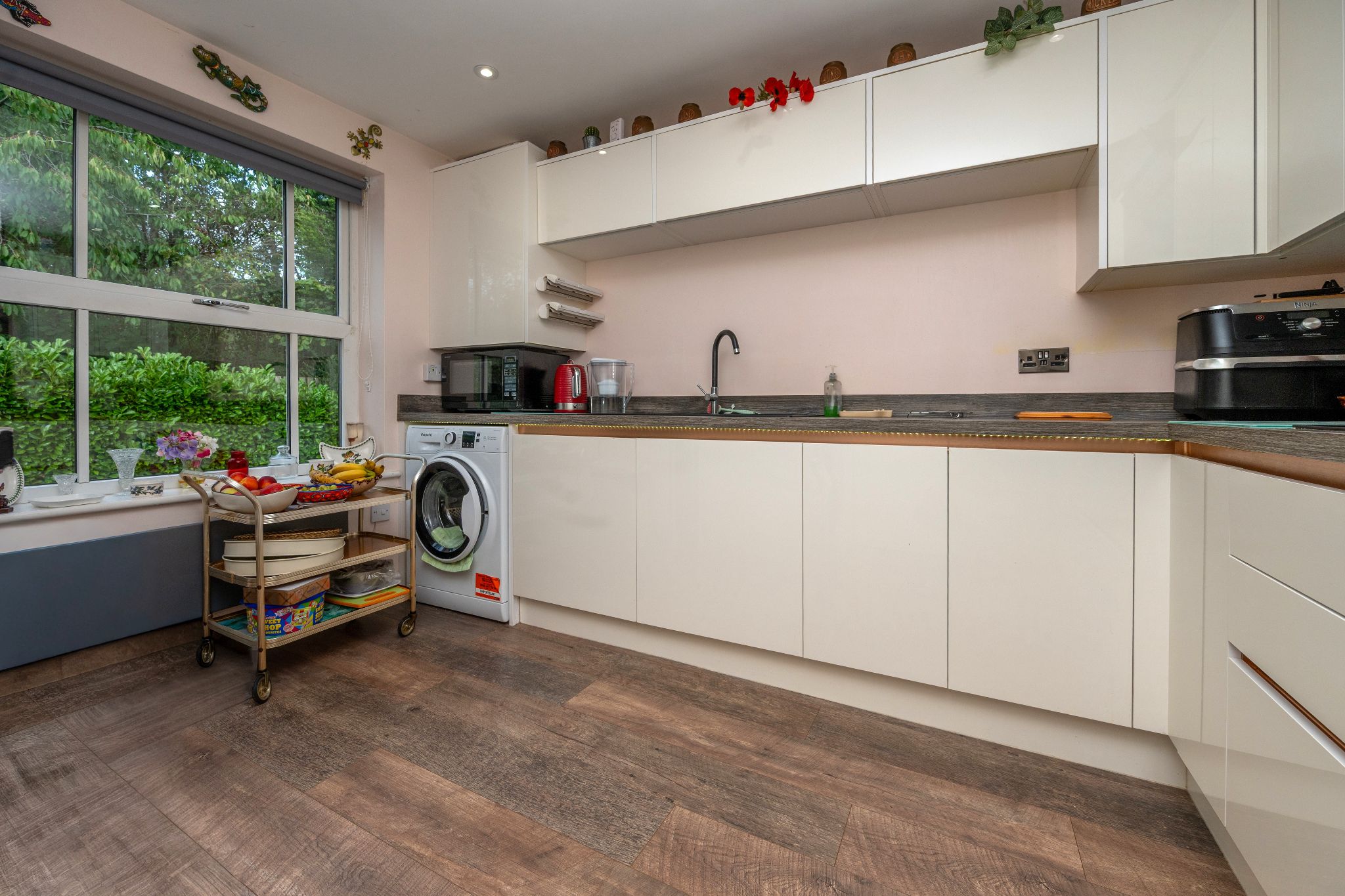 4 bedroom detached house For Sale Redditch - Property photograph