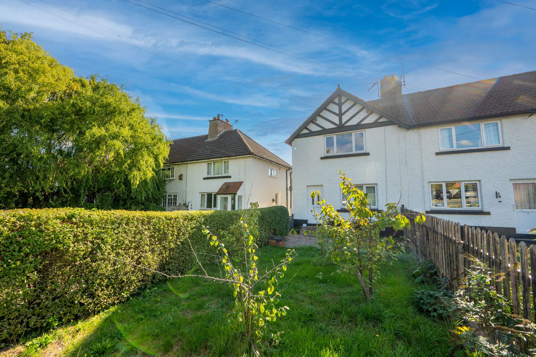 2 bedroom end terraced house For Sale in Bidford-on-avon, Alcester - Photograph 2