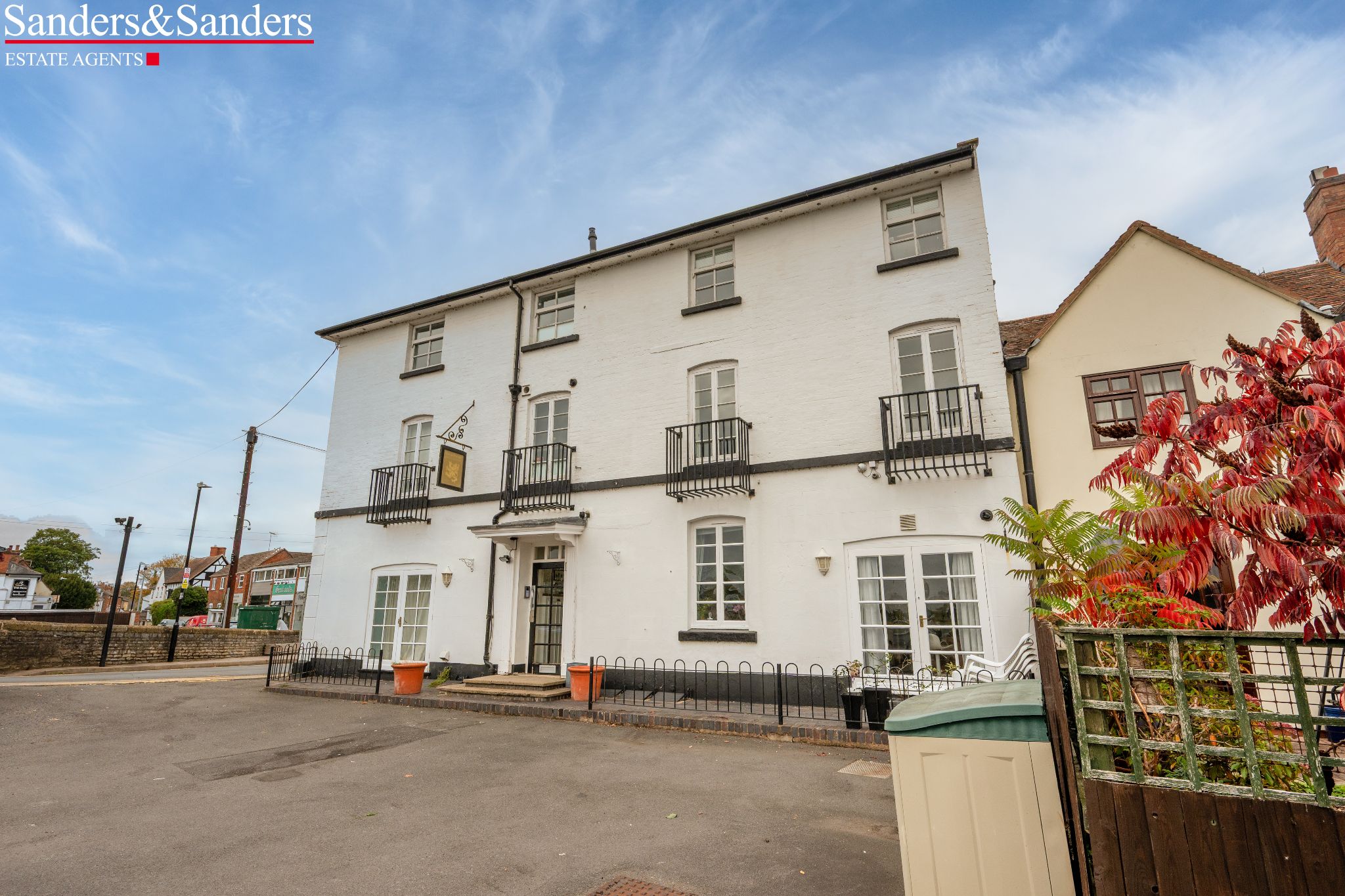 2 bedroom ground floor flat/apartment For Sale in Bidford On Avon, Alcester - Photograph 1