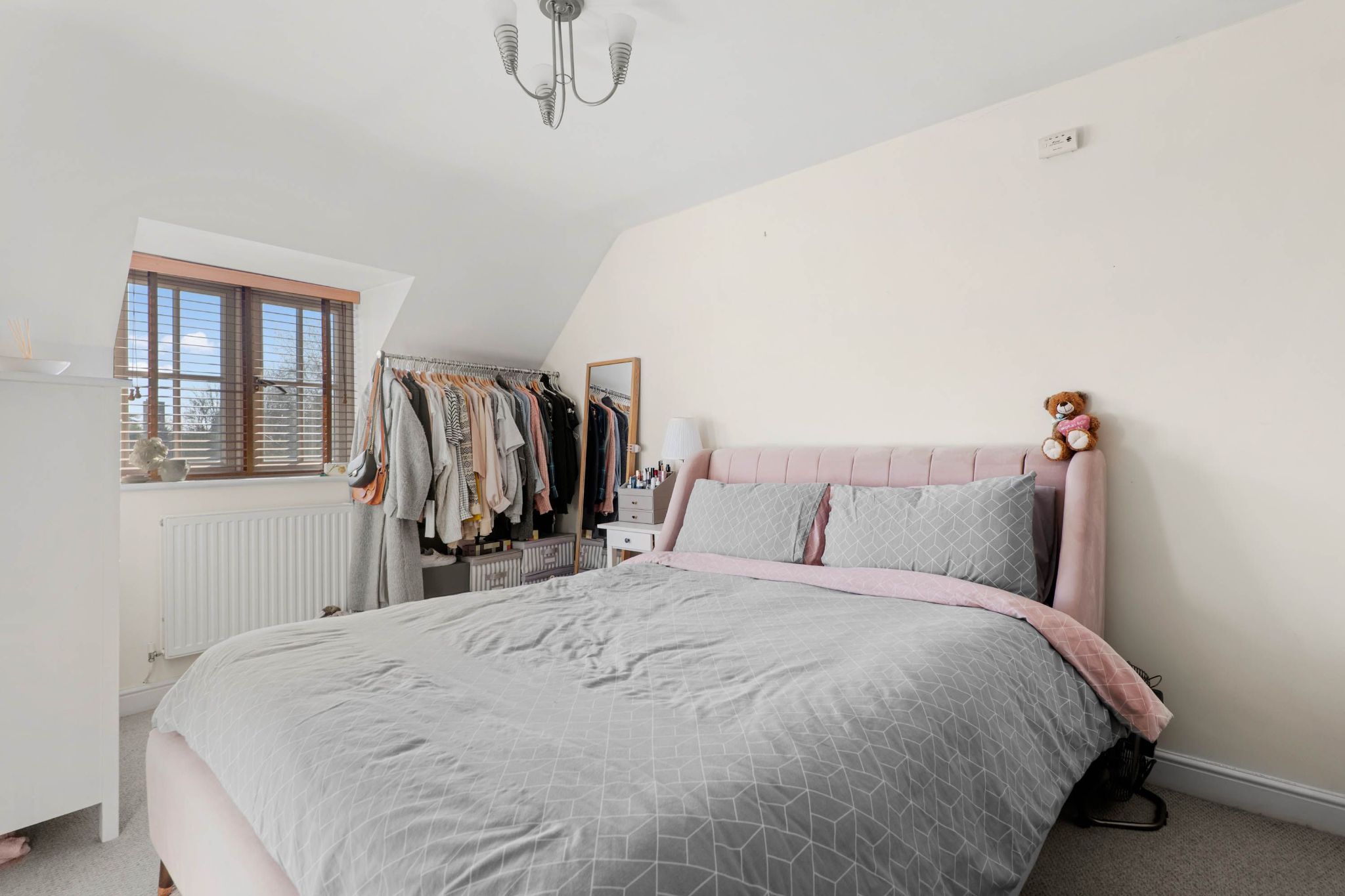 2 bedroom mid terraced house To Let in Alcester - photograph 5