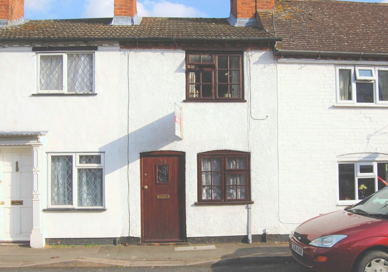 1 bedroom barn conversion house Sold Alcester - Photograph 1