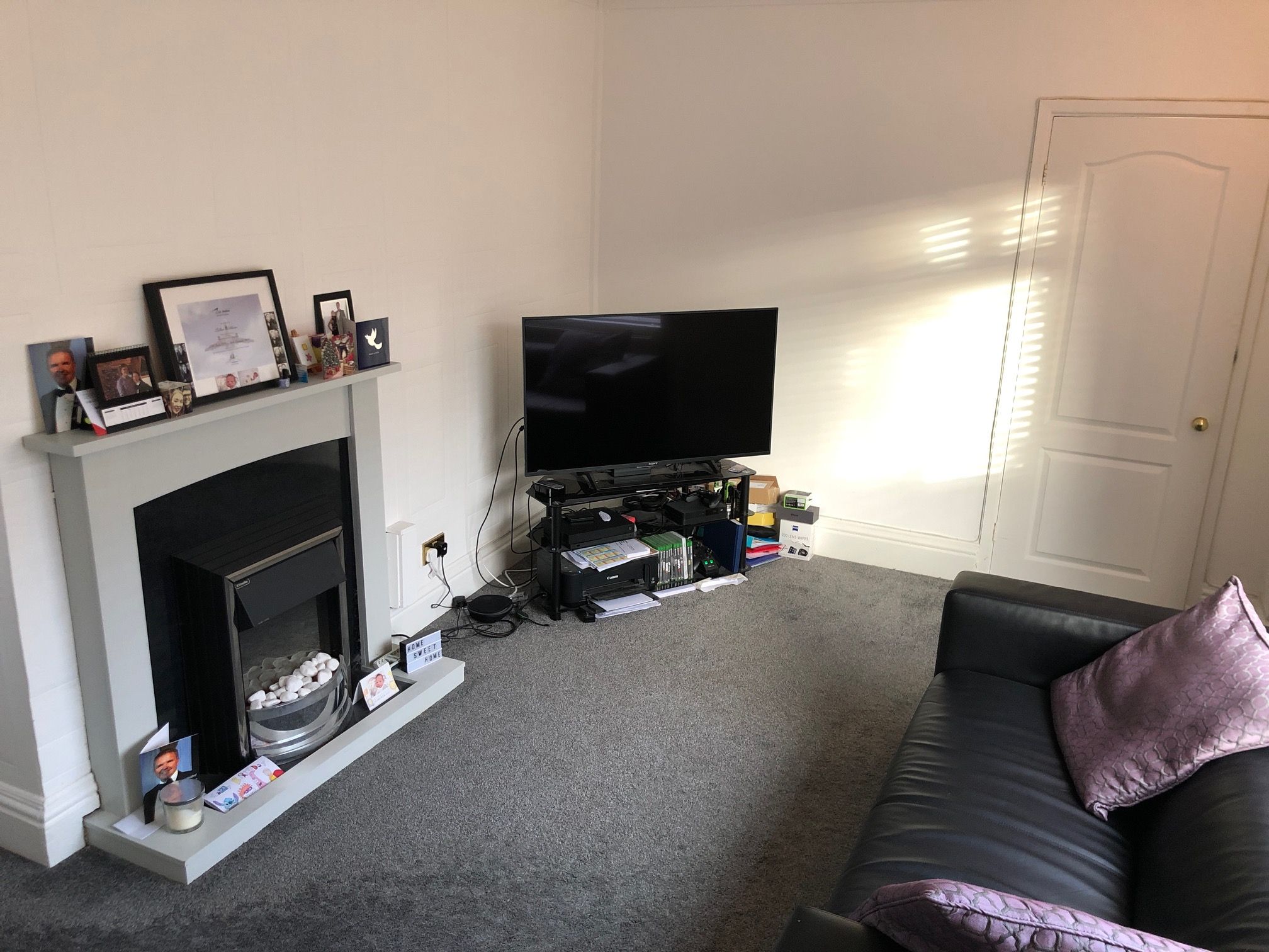 3 bedroom semi-detached house Let in Manchester - Photograph 2.