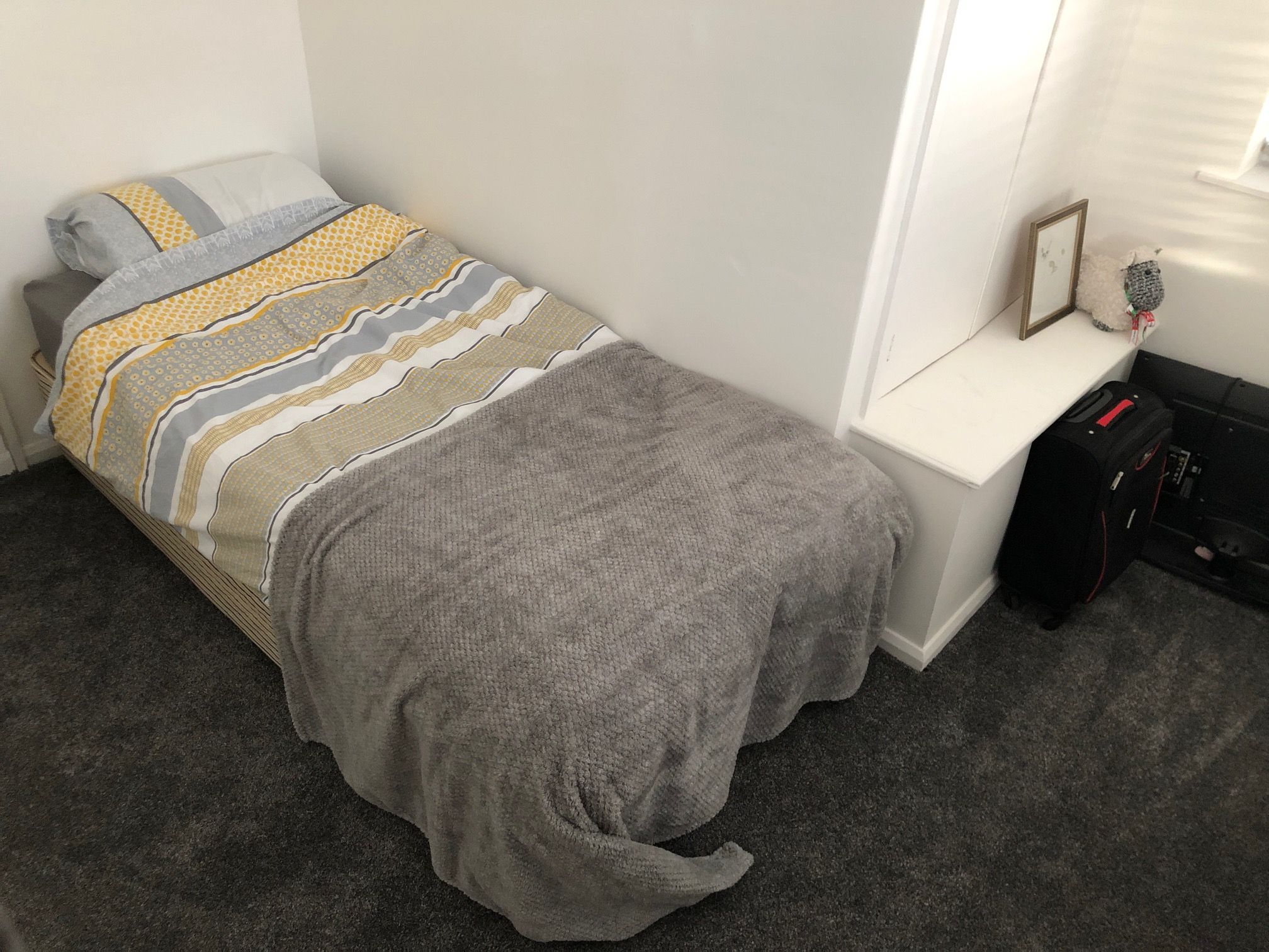 3 bedroom semi-detached house Let in Manchester - Photograph 10.