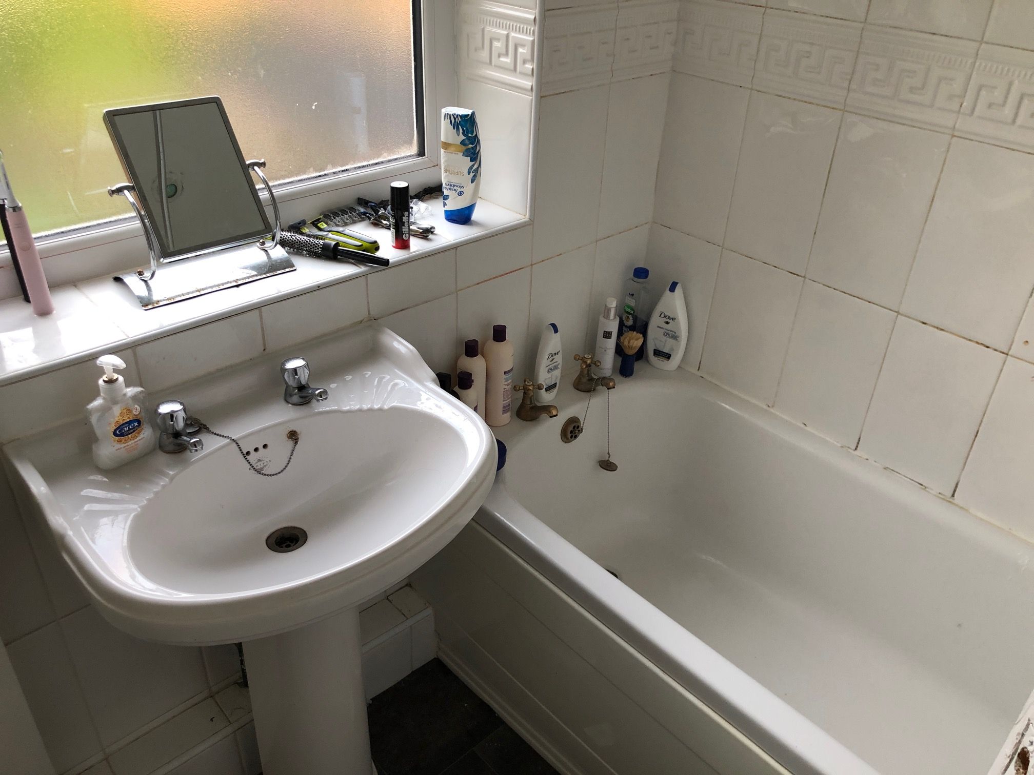 3 bedroom semi-detached house Let in Manchester - Photograph 5.