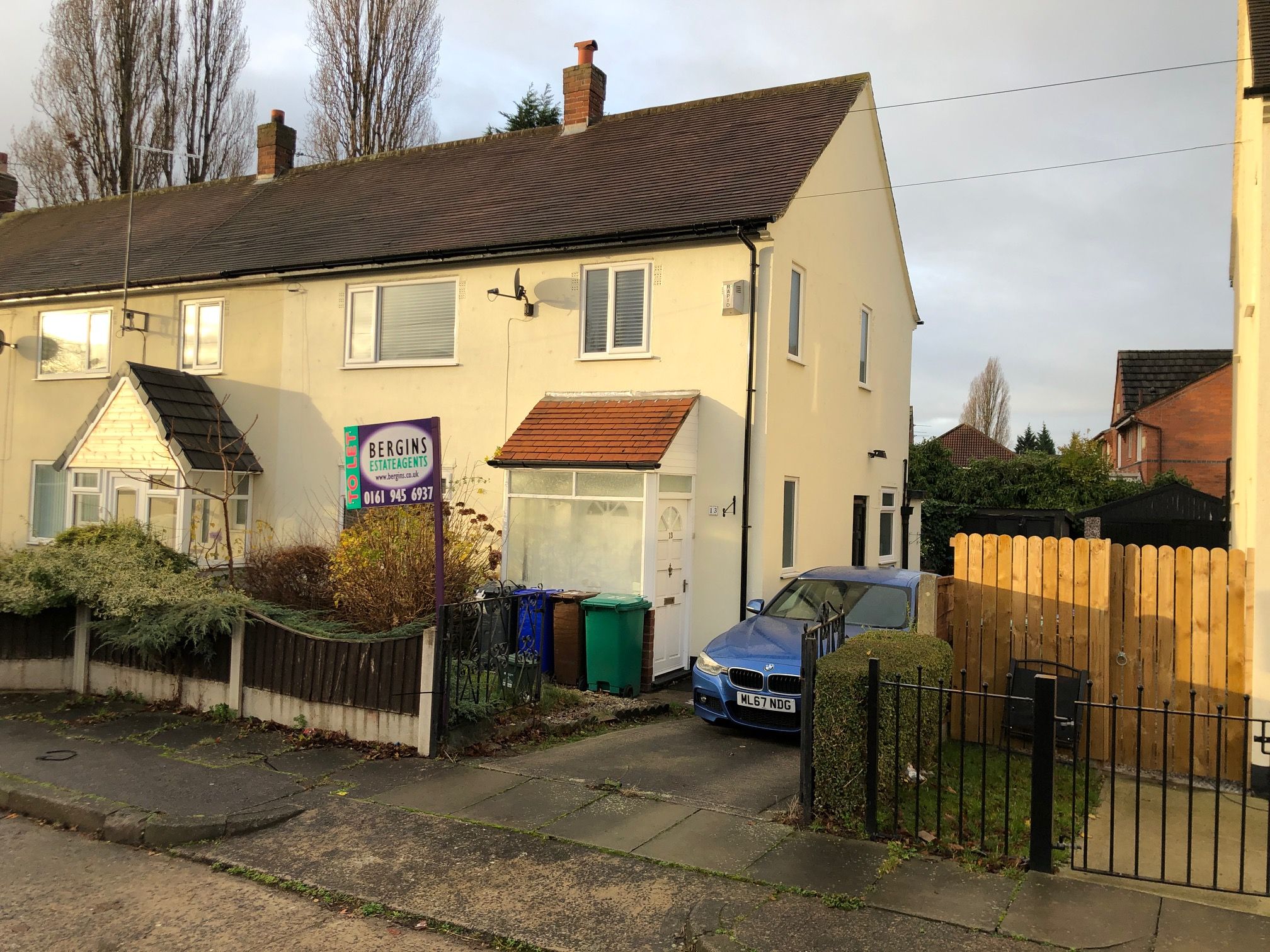 3 bedroom semi-detached house Let in Manchester - Photograph 1.