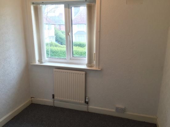 3 bedroom mid terraced house Let in Manchester - Photograph 10.