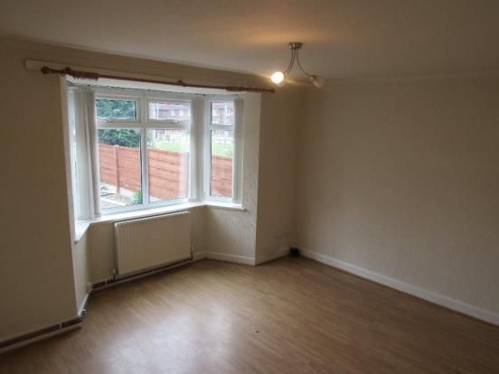3 bedroom mid terraced house Let in Manchester - Photograph 6.