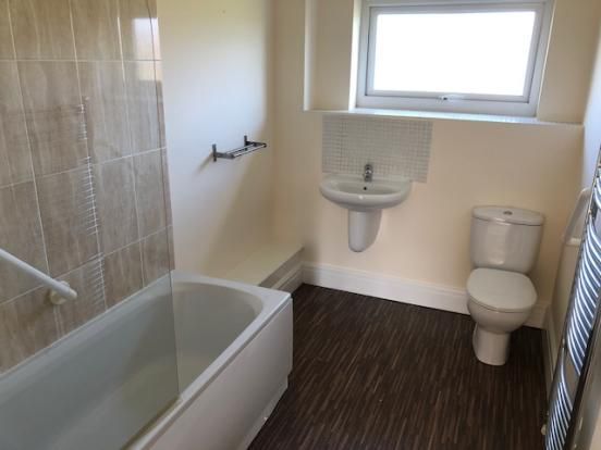 2 bedroom apartment flat/apartment Let in Manchester - Photograph 6.