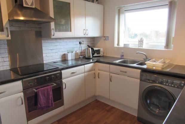 2 bedroom apartment flat/apartment Let in Manchester - Photograph 3.