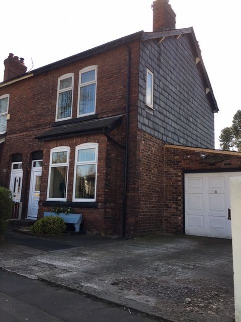 3 bedroom semi-detached house Let in Manchester - Photograph 3.