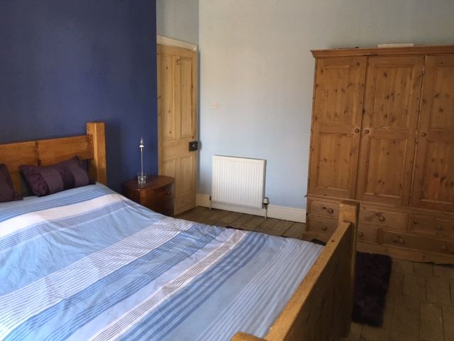 3 bedroom semi-detached house Let in Manchester - Photograph 9.