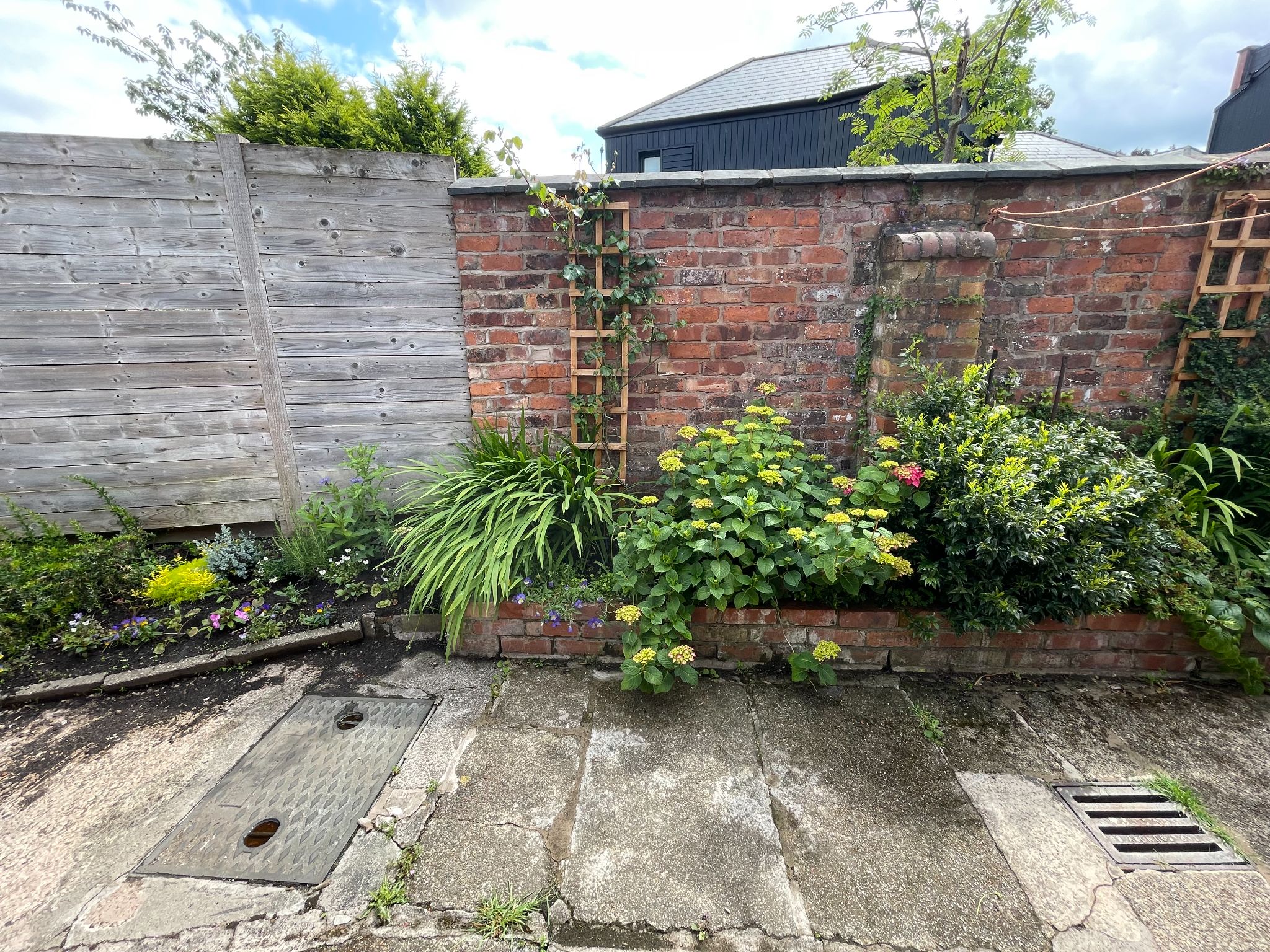 2 bedroom mid terraced house SSTC in Manchester - Photograph 22.