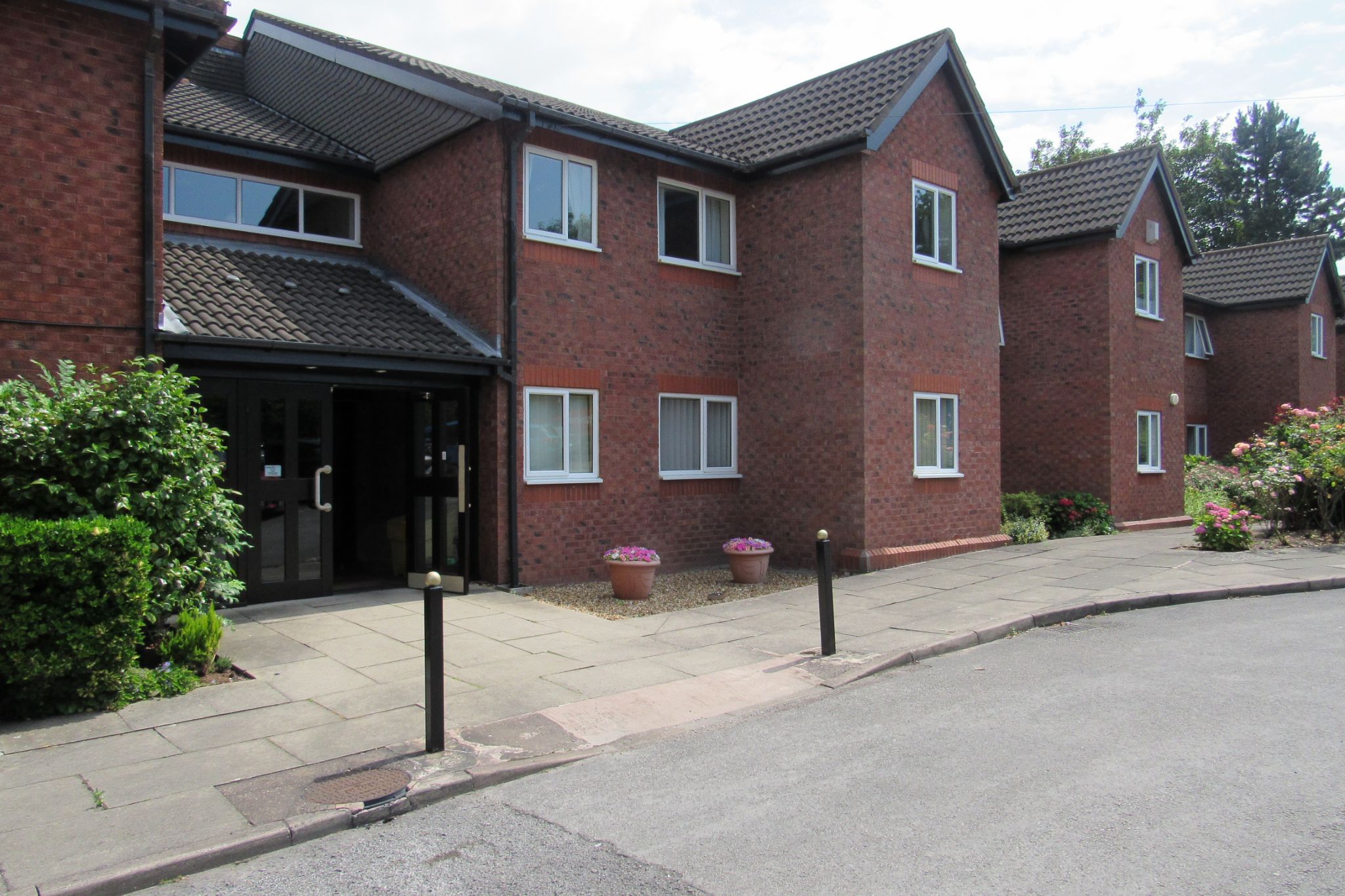 2 bedroom flat flat/apartment For Sale in Manchester - Property photograph.