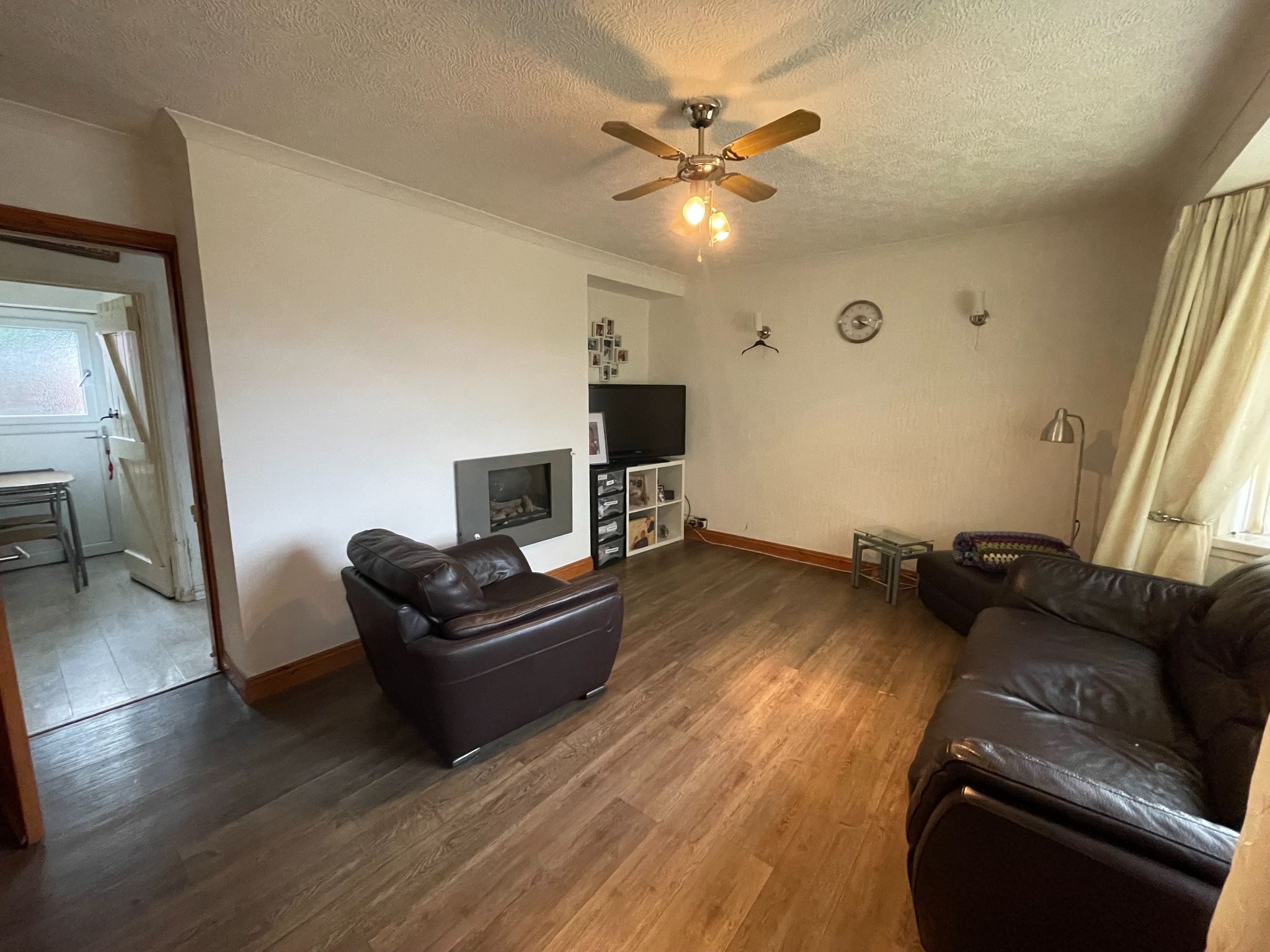 3 bedroom mid terraced house For Sale in Manchester - Property photograph.