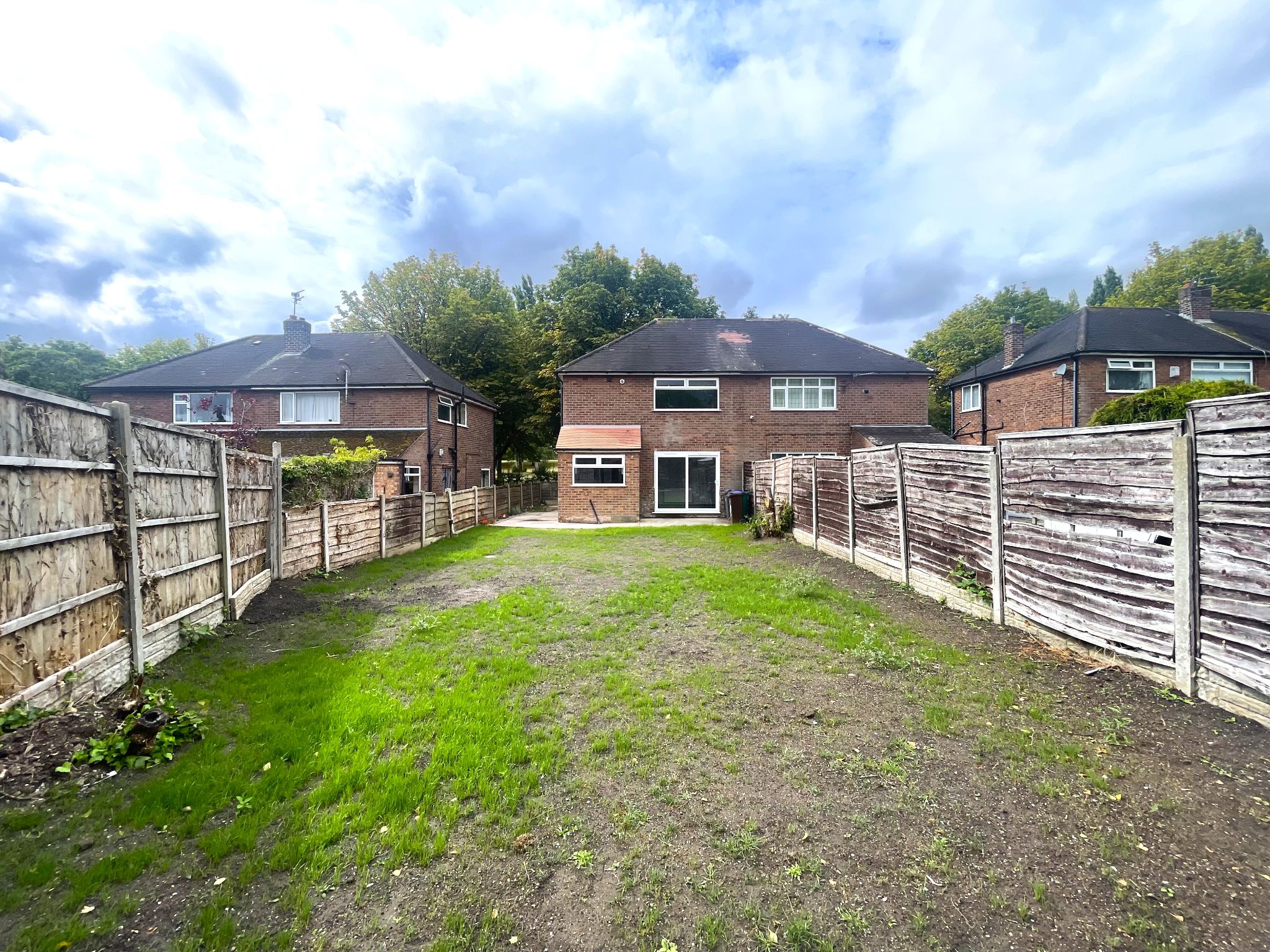 3 bedroom semi-detached house For Sale in Manchester - Photograph 18.