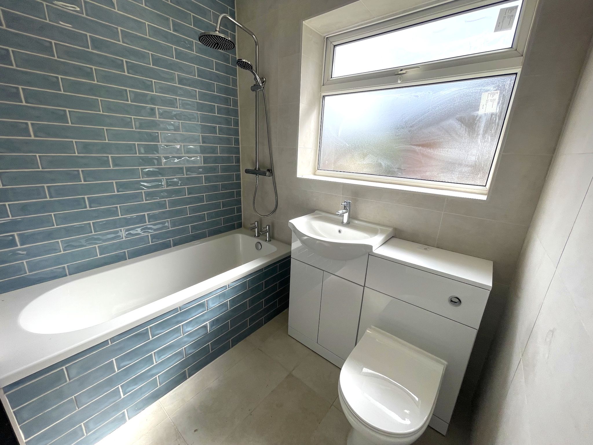 3 bedroom semi-detached house For Sale in Manchester - Photograph 17.