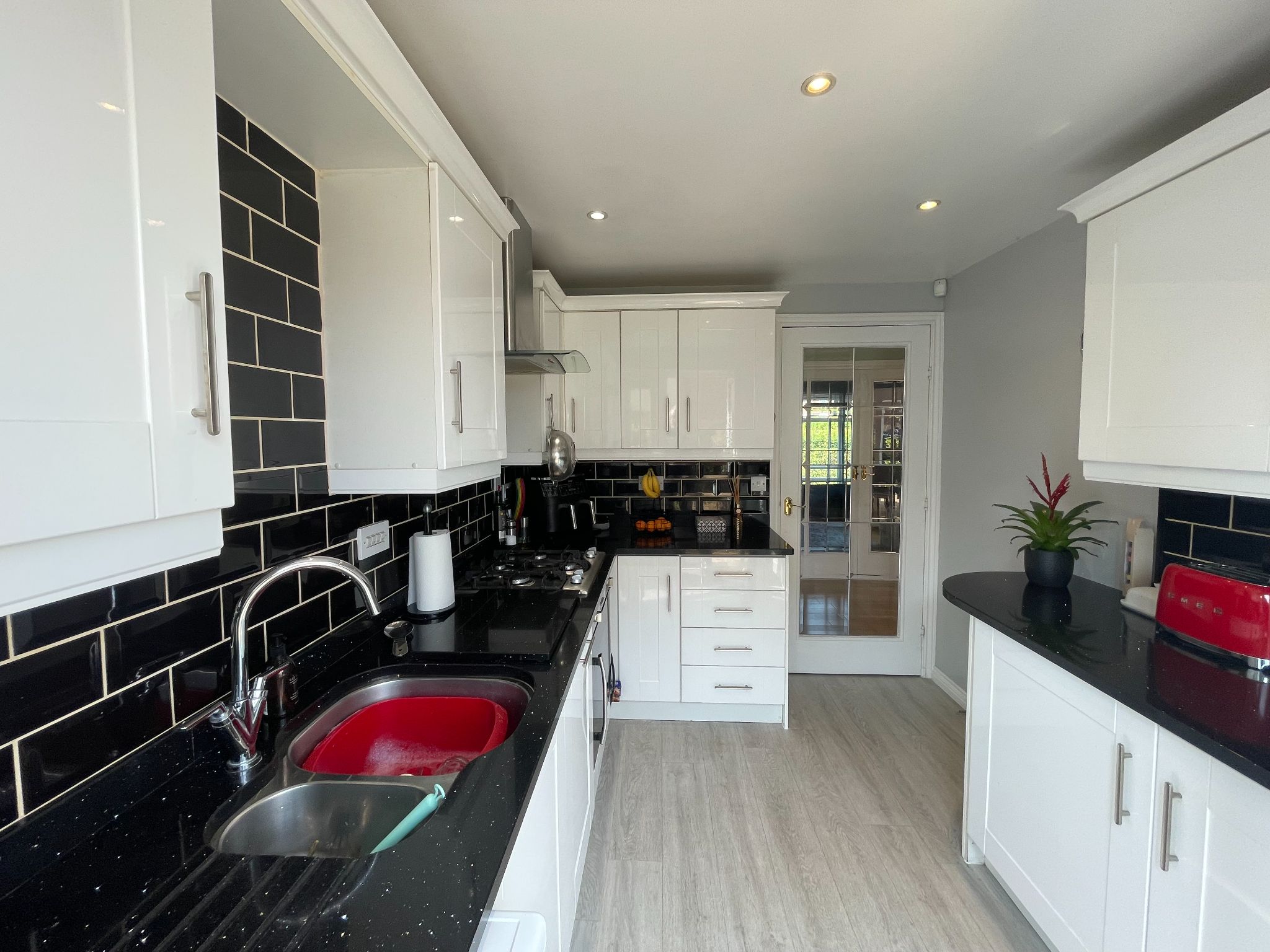 3 bedroom mews house SSTC in Manchester - Photograph 27.