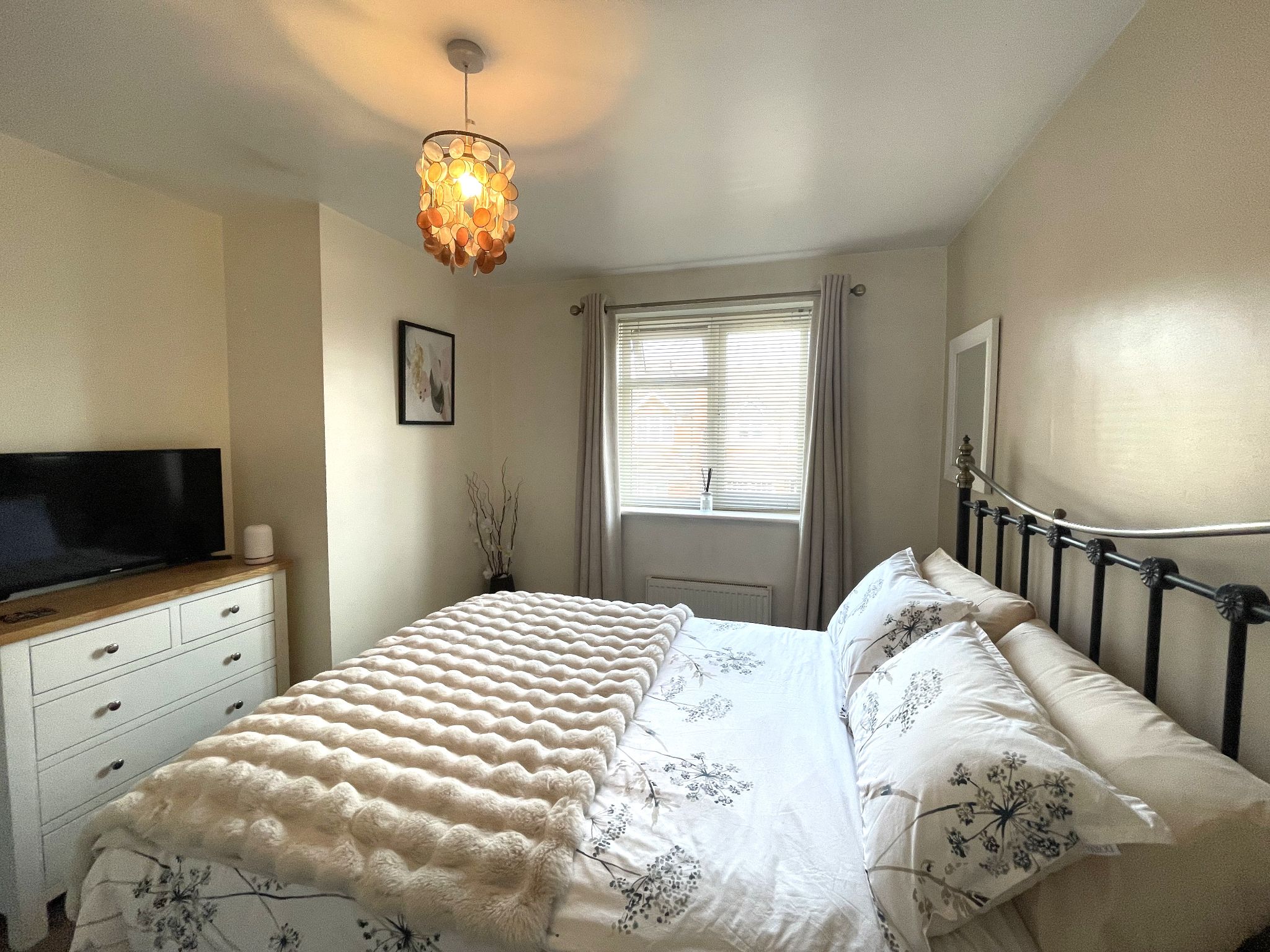 3 bedroom mews house SSTC in Manchester - Photograph 4.