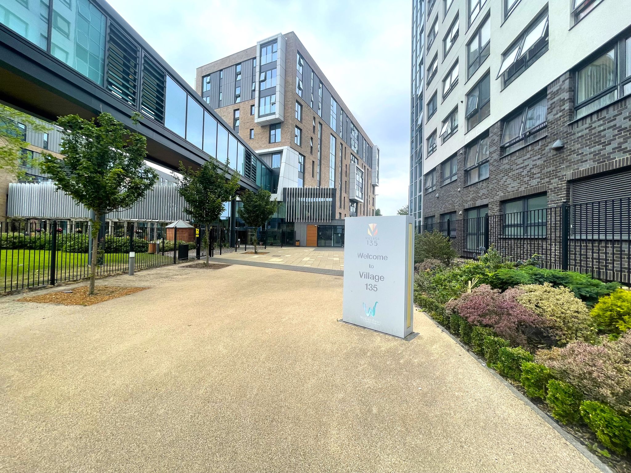 2 bedroom apartment flat/apartment Sale Agreed in Wythenshawe - Photograph 1.