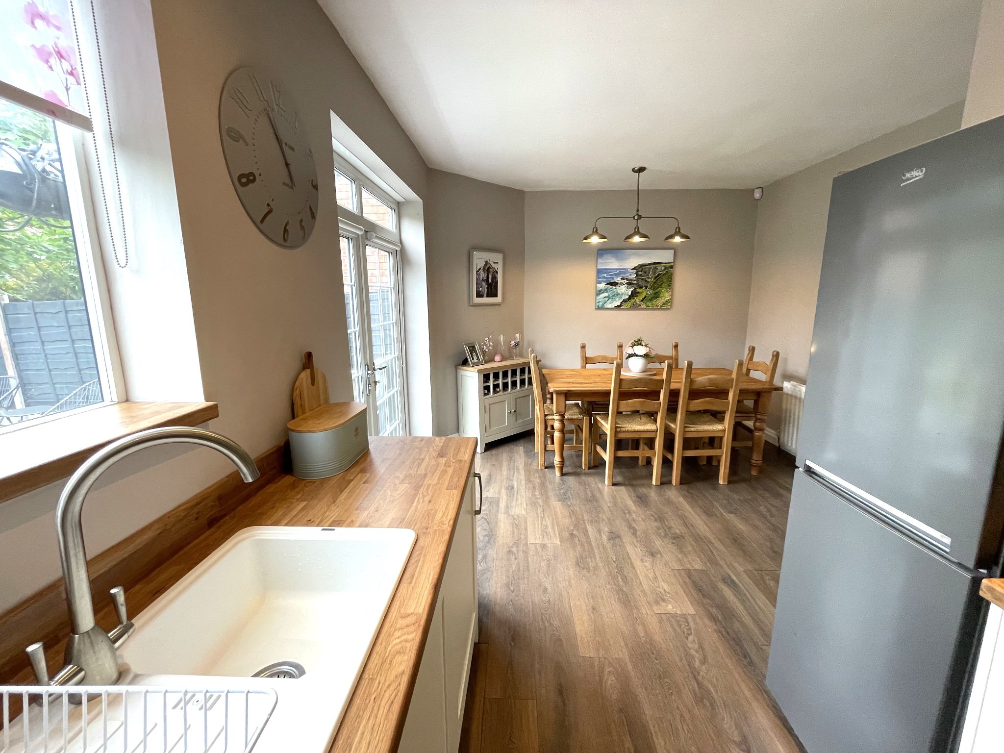 3 bedroom semi-detached house For Sale in Manchester - Photograph 6.
