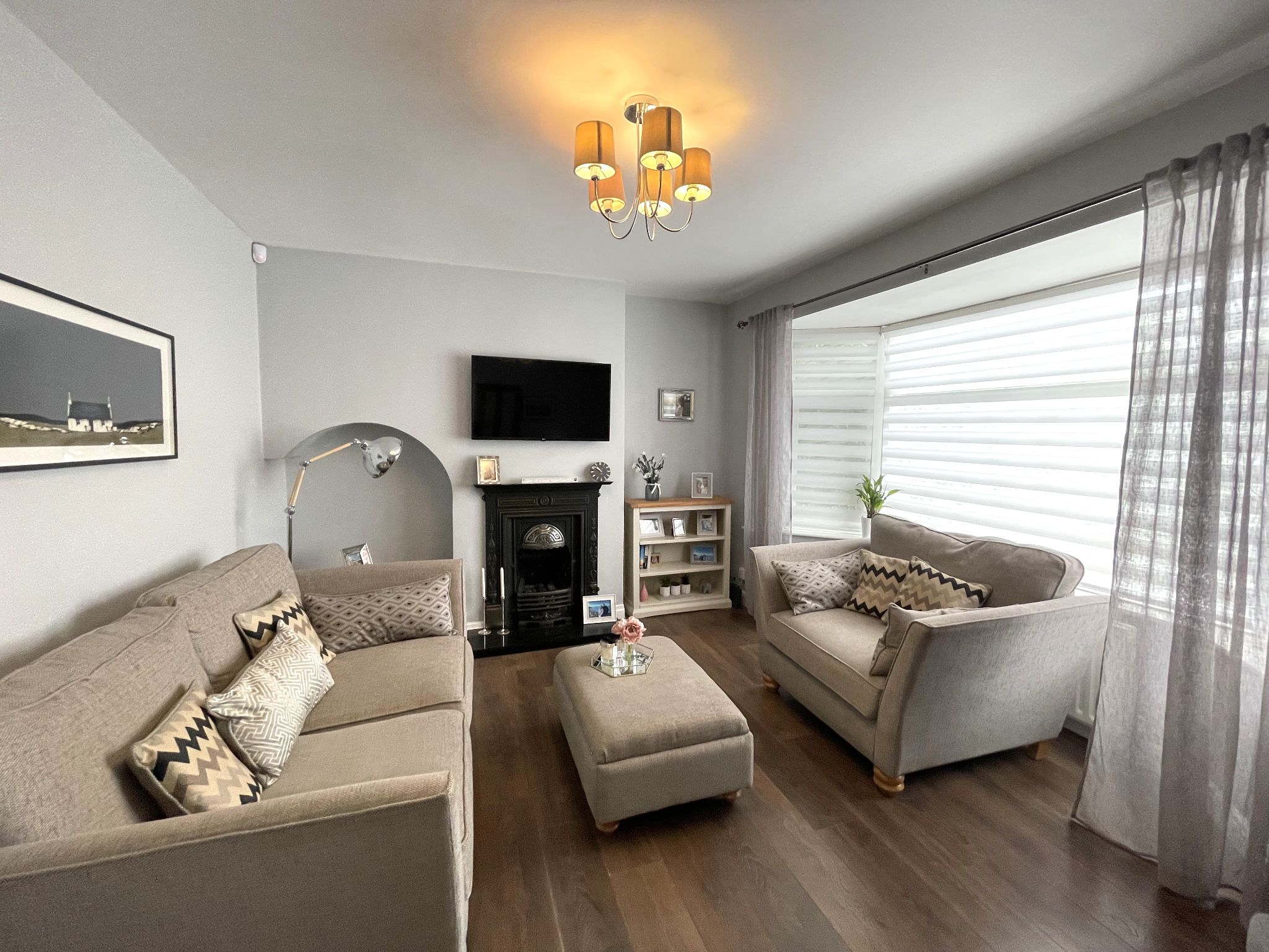 3 bedroom semi-detached house For Sale in Manchester - Photograph 2.