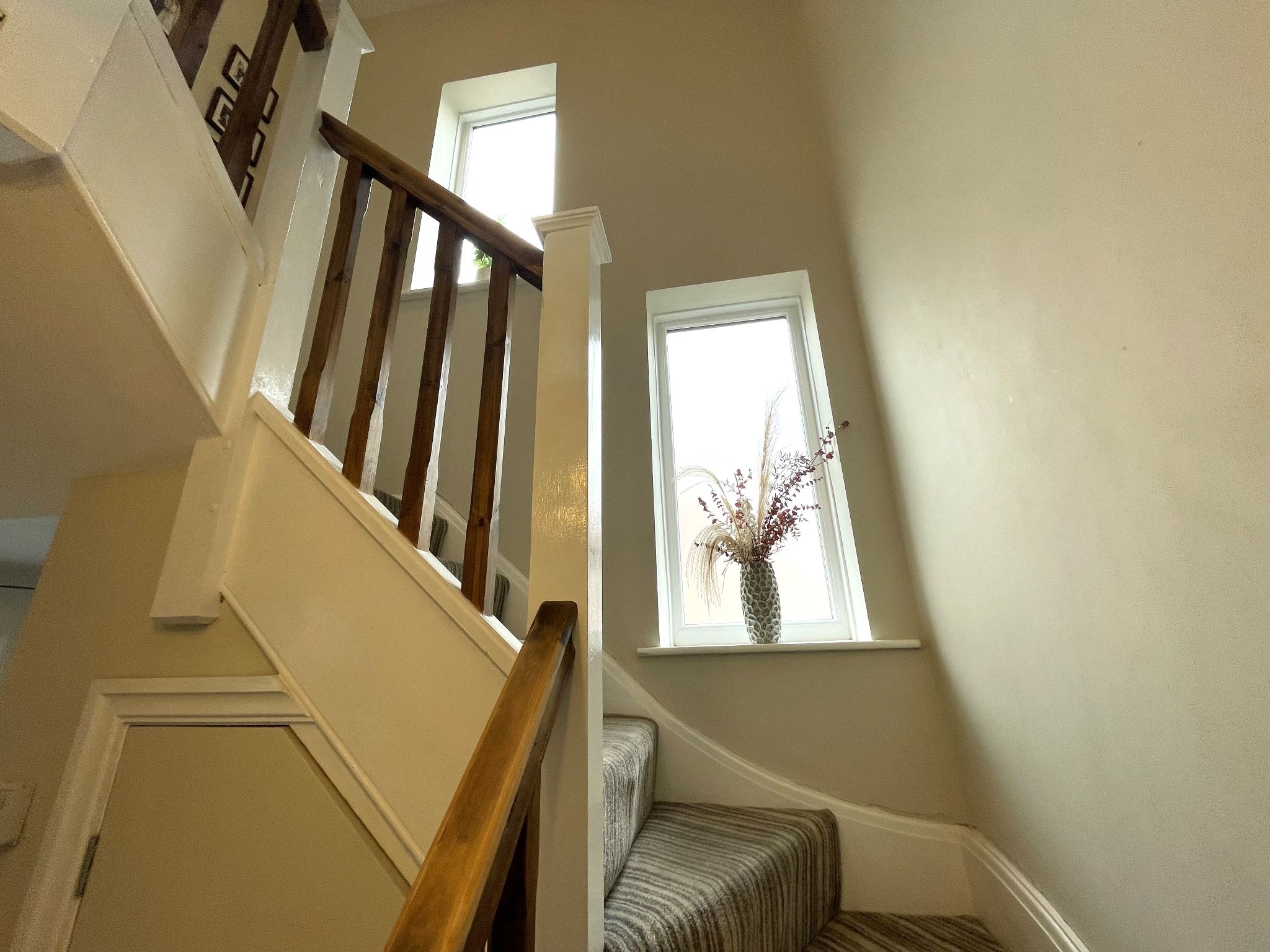 3 bedroom semi-detached house For Sale in Manchester - Photograph 9.
