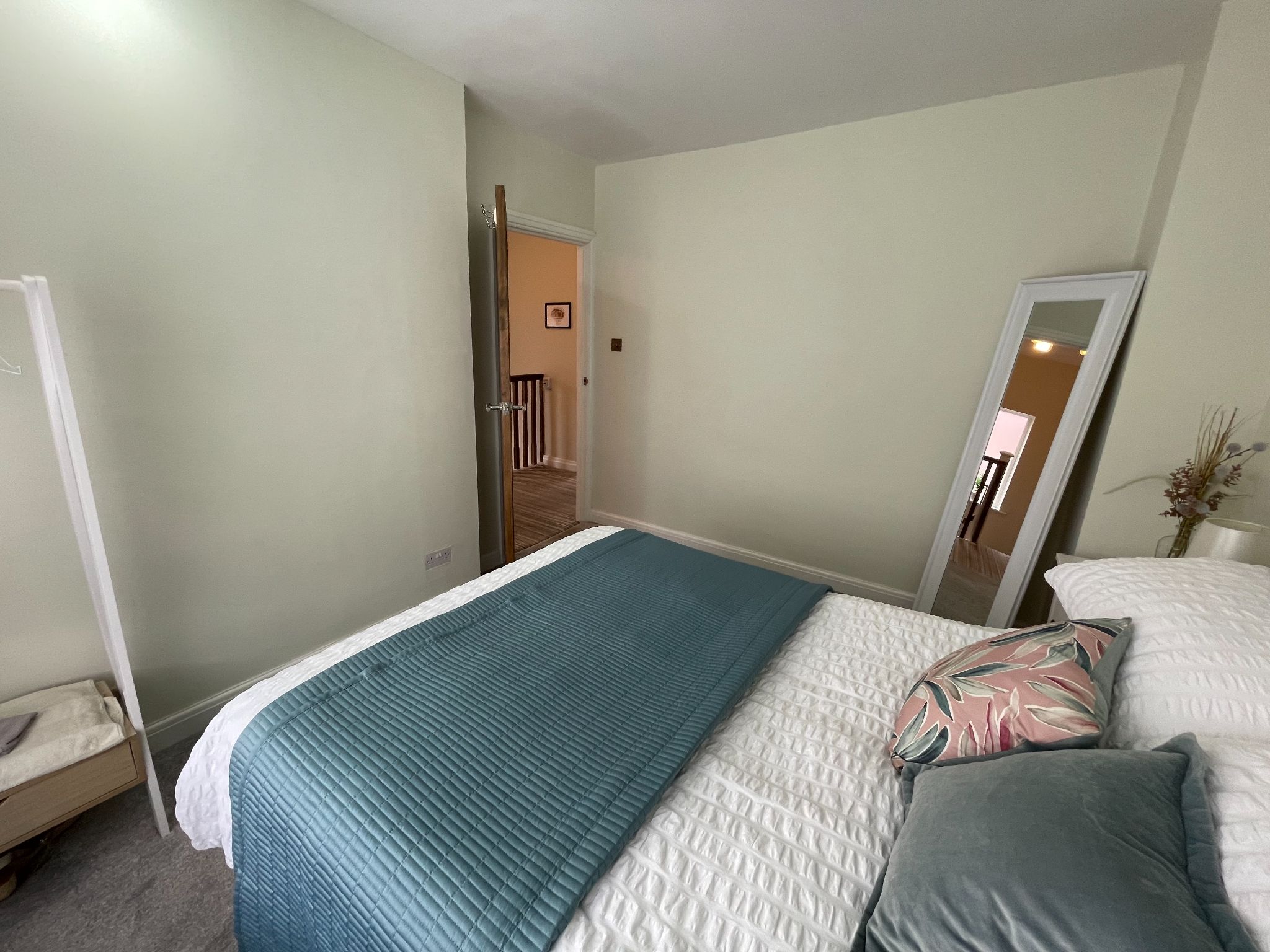 3 bedroom semi-detached house For Sale in Manchester - Photograph 13.