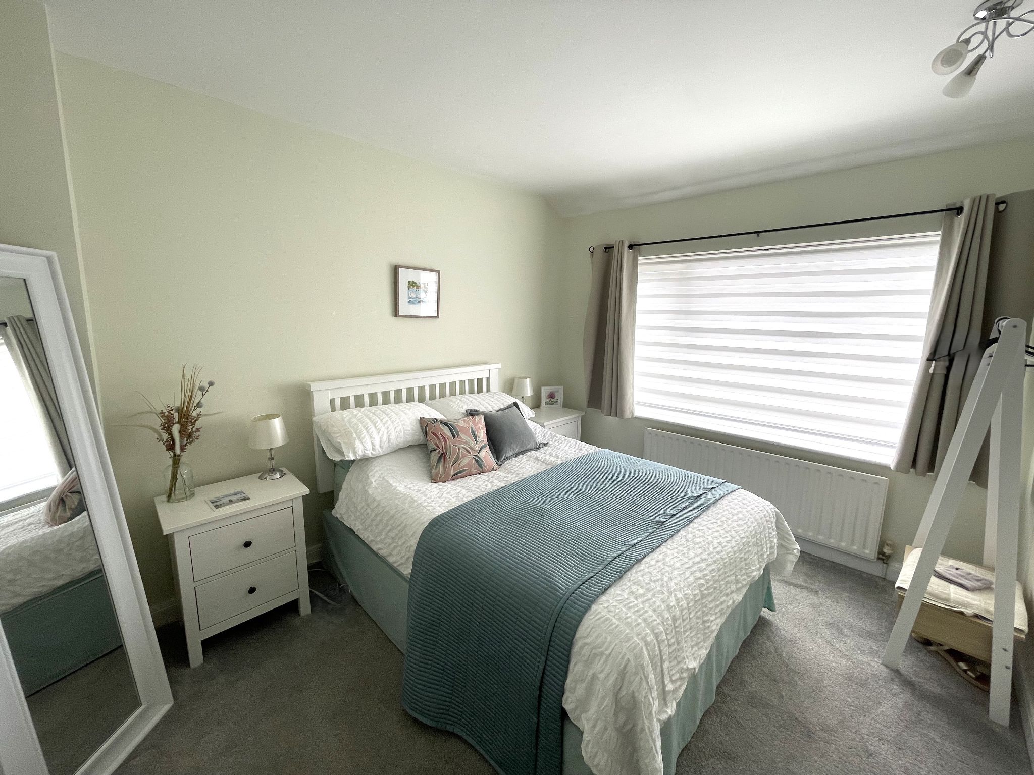 3 bedroom semi-detached house For Sale in Manchester - Photograph 12.