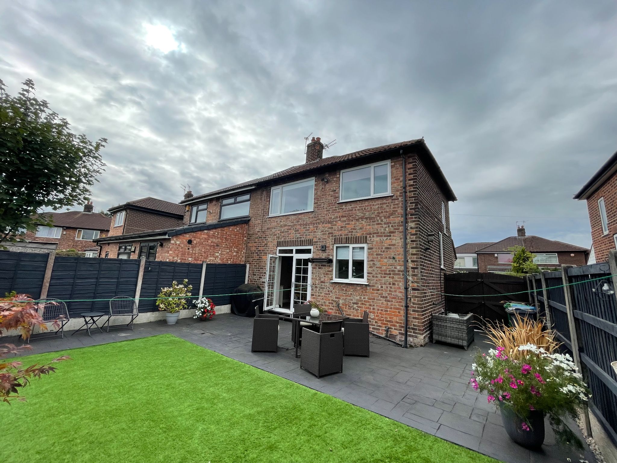 3 bedroom semi-detached house For Sale in Manchester - Photograph 22.