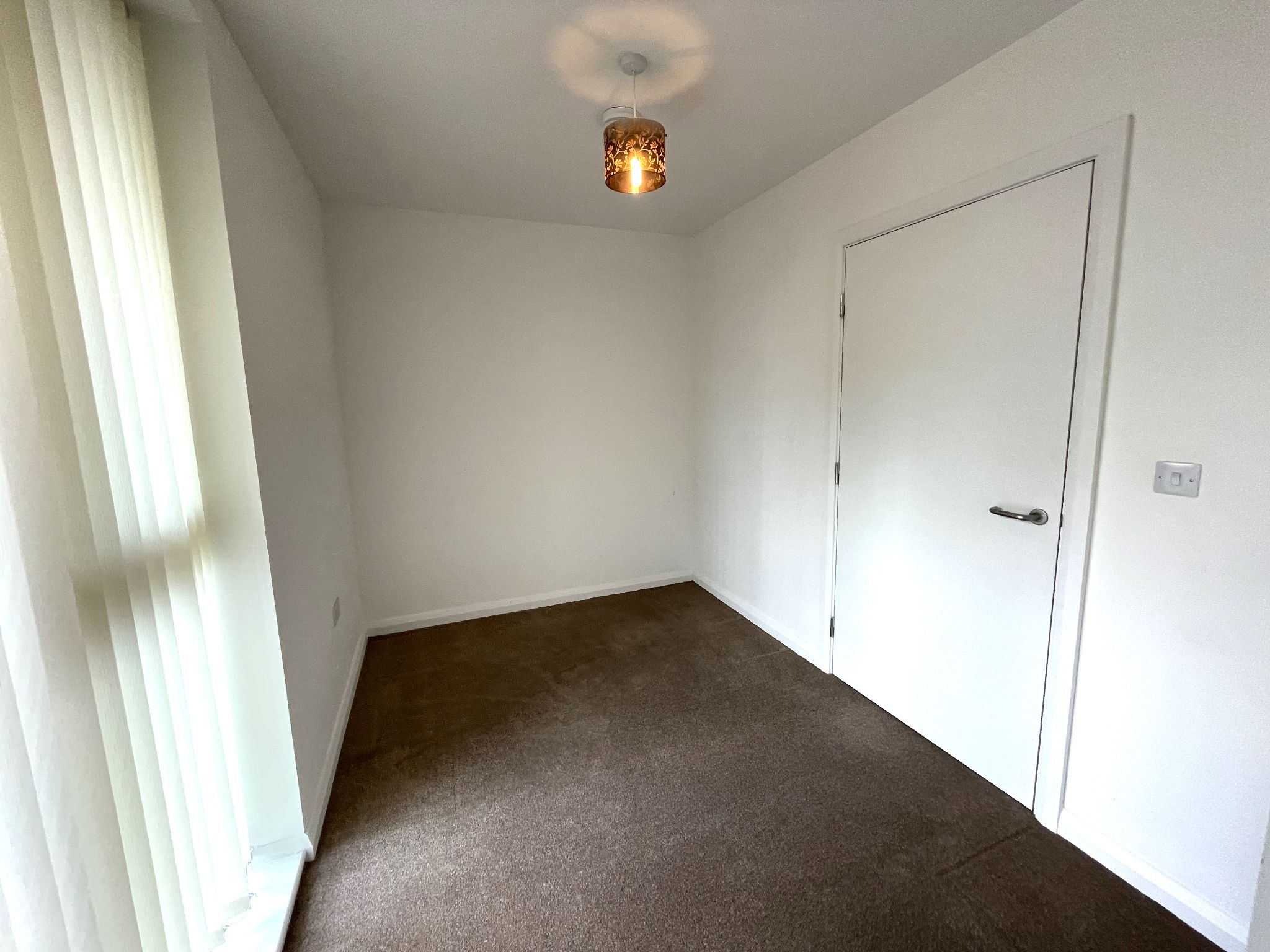 2 bedroom ground floor flat/apartment SSTC in Manchester - Photograph 10.