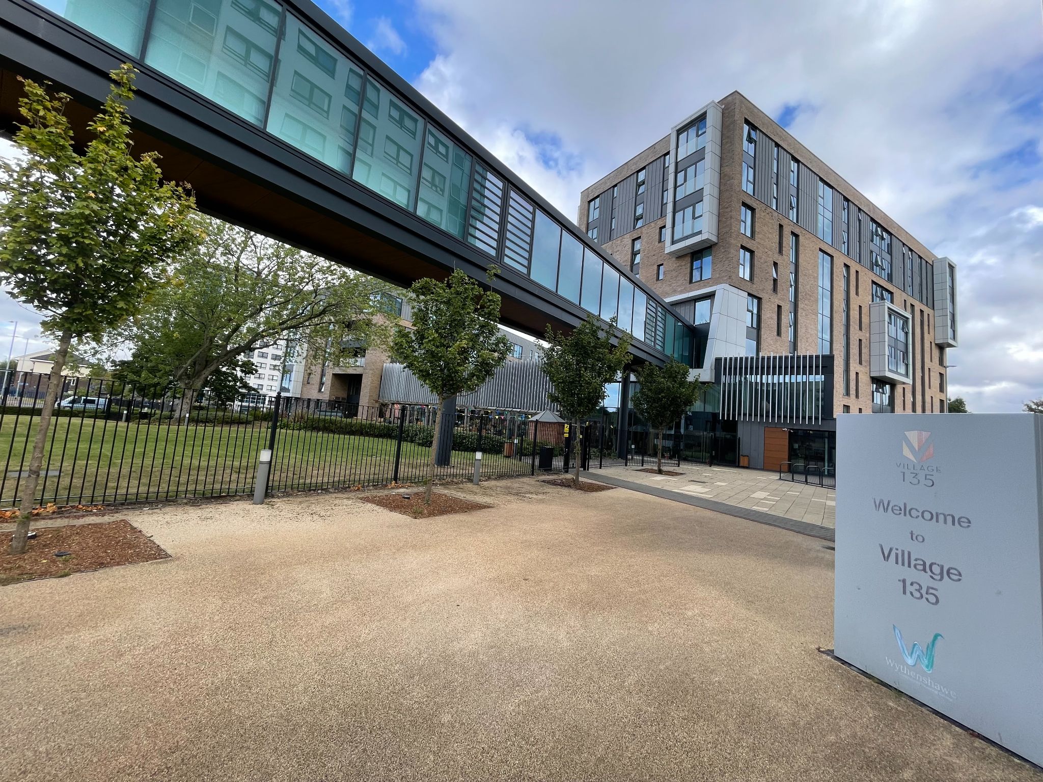 2 bedroom ground floor flat/apartment SSTC in Manchester - Photograph 1.