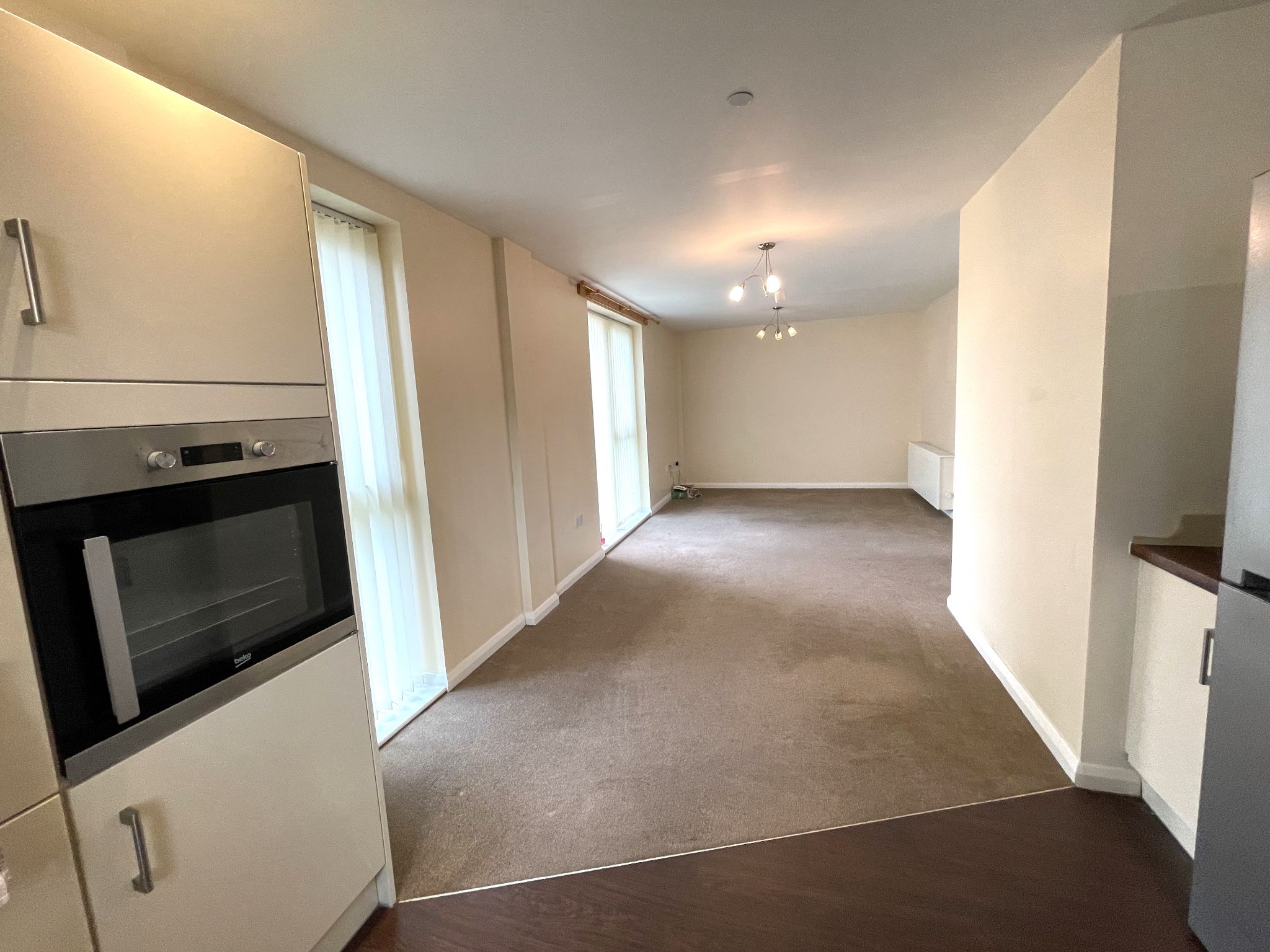 2 bedroom ground floor flat/apartment SSTC in Manchester - Photograph 7.