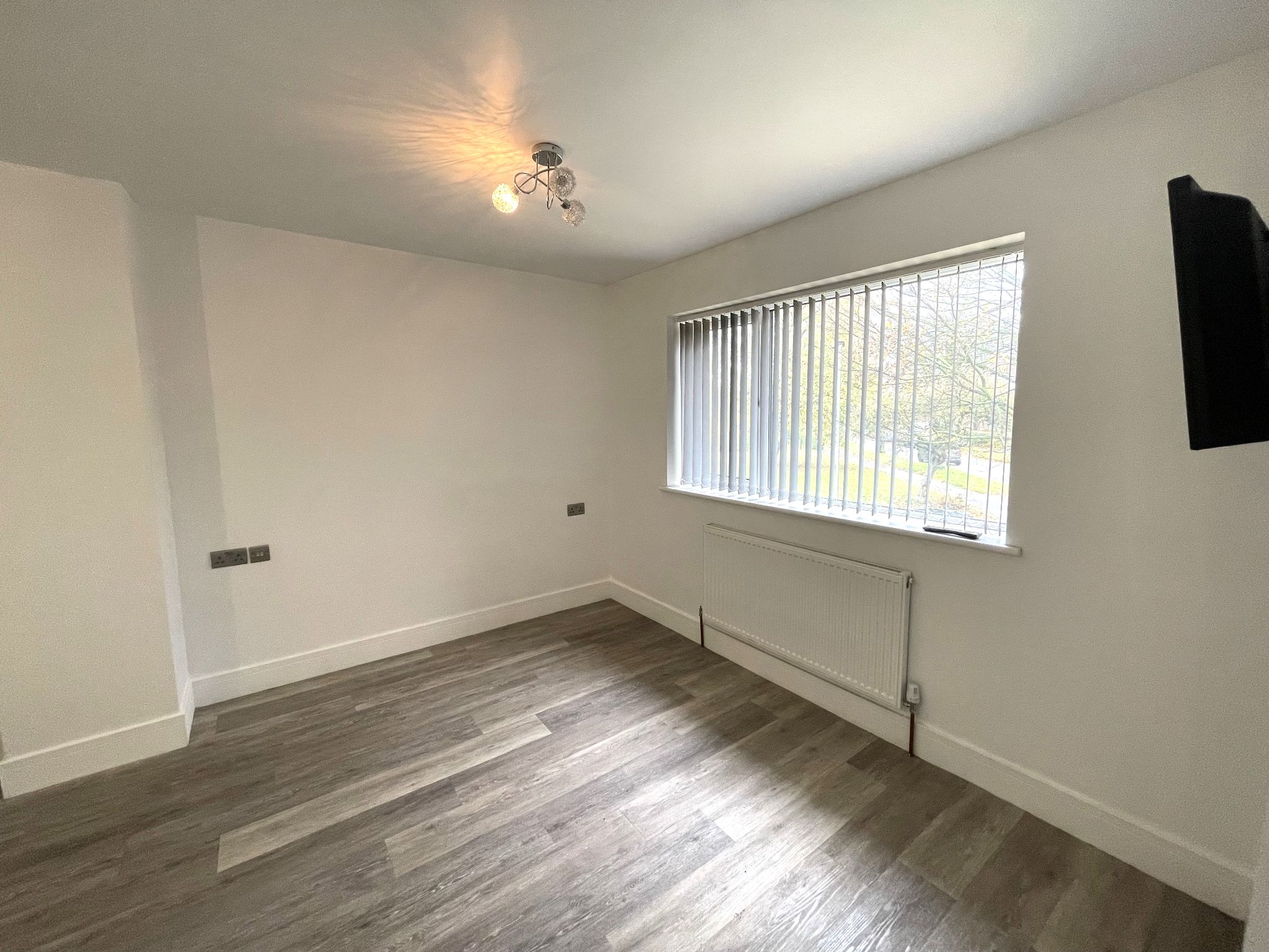 4 bedroom end terraced house Sale Agreed in Manchester - Photograph 18.