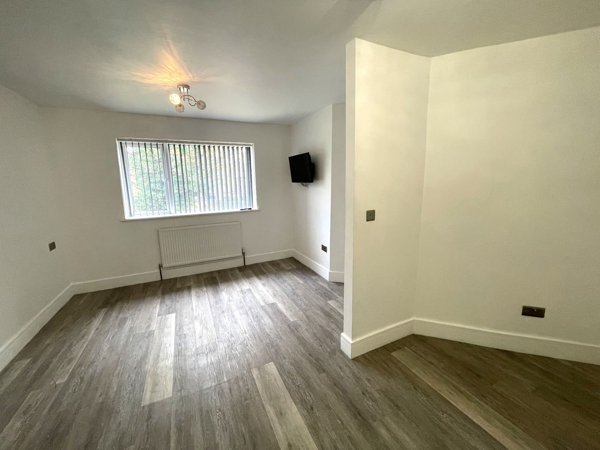 4 bedroom end terraced house Sale Agreed in Manchester - Photograph 20.