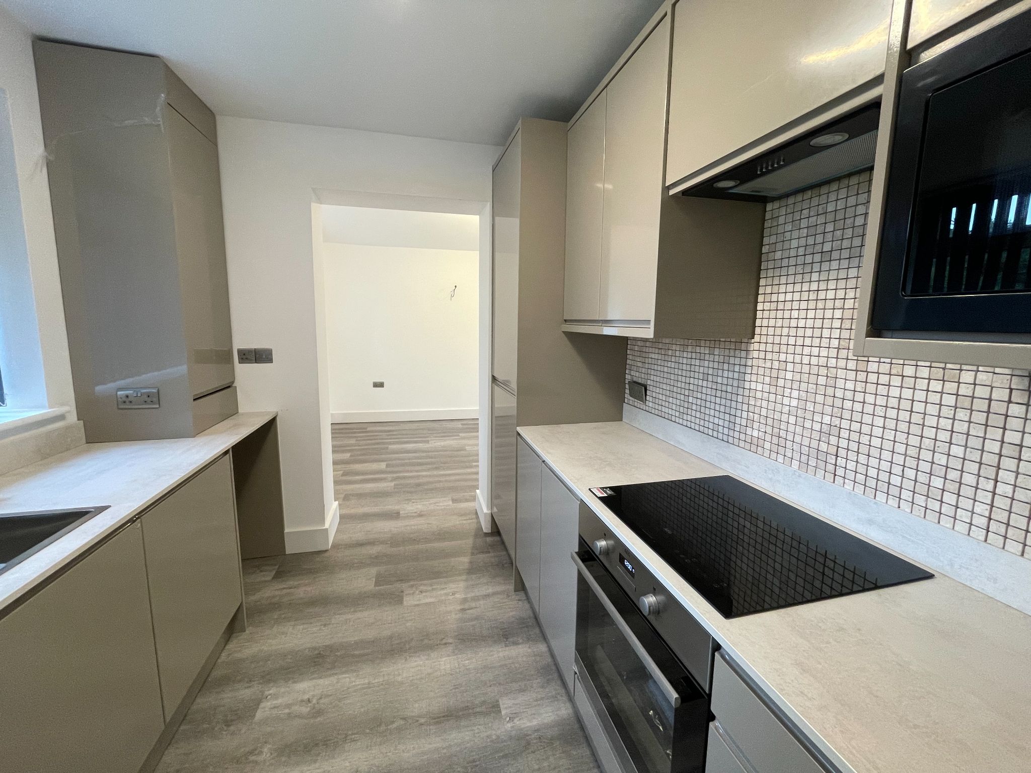 4 bedroom end terraced house Sale Agreed in Manchester - Photograph 6.