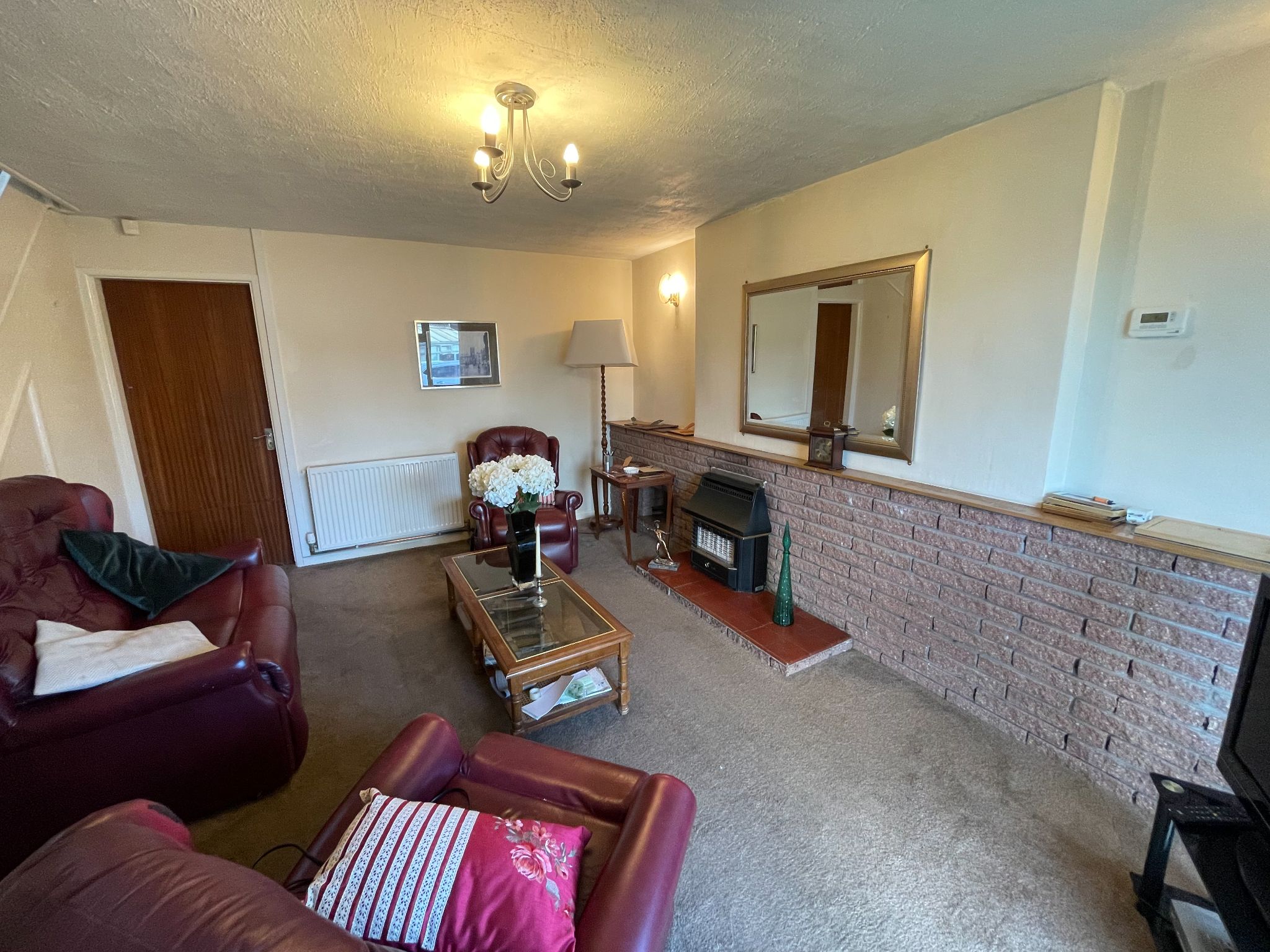 3 bedroom semi-detached house For Sale in Manchester - Photograph 4.