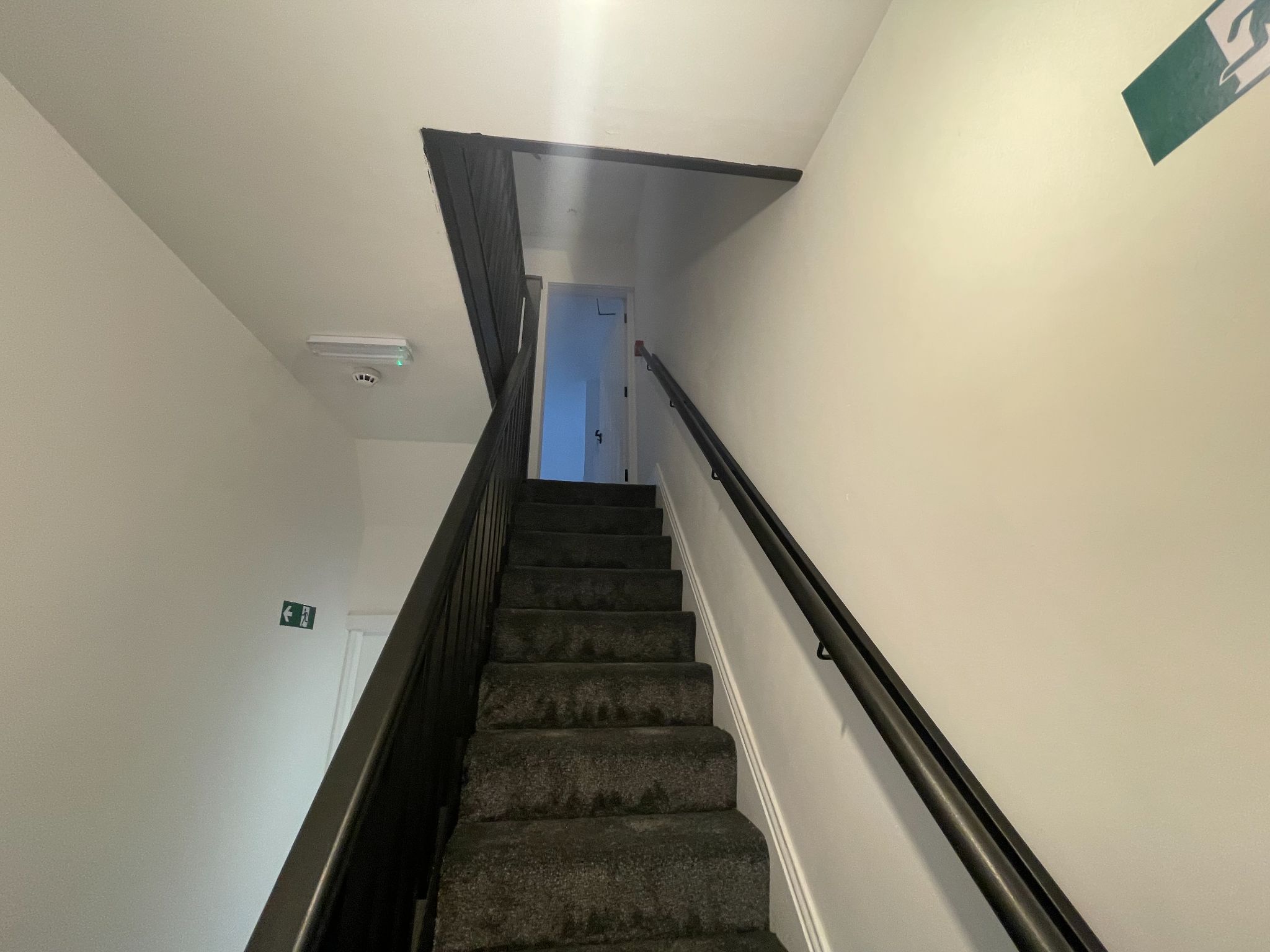 6 bedroom end terraced house For Sale in Manchester - Photograph 23.