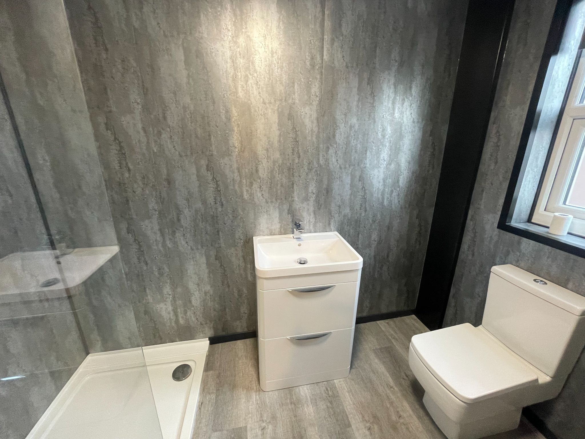 6 bedroom end terraced house For Sale in Manchester - Photograph 25.