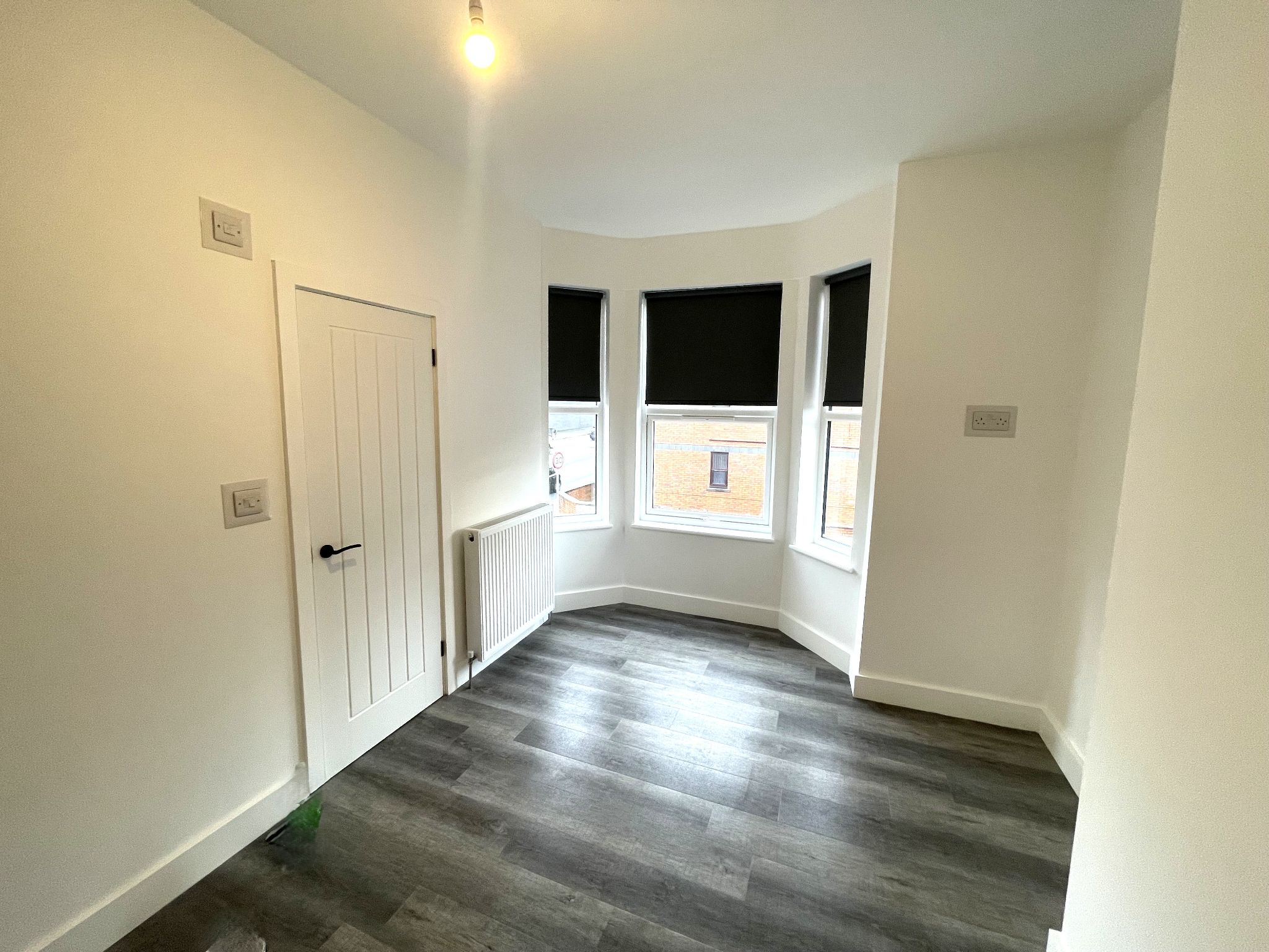 6 bedroom end terraced house For Sale in Manchester - Photograph 17.