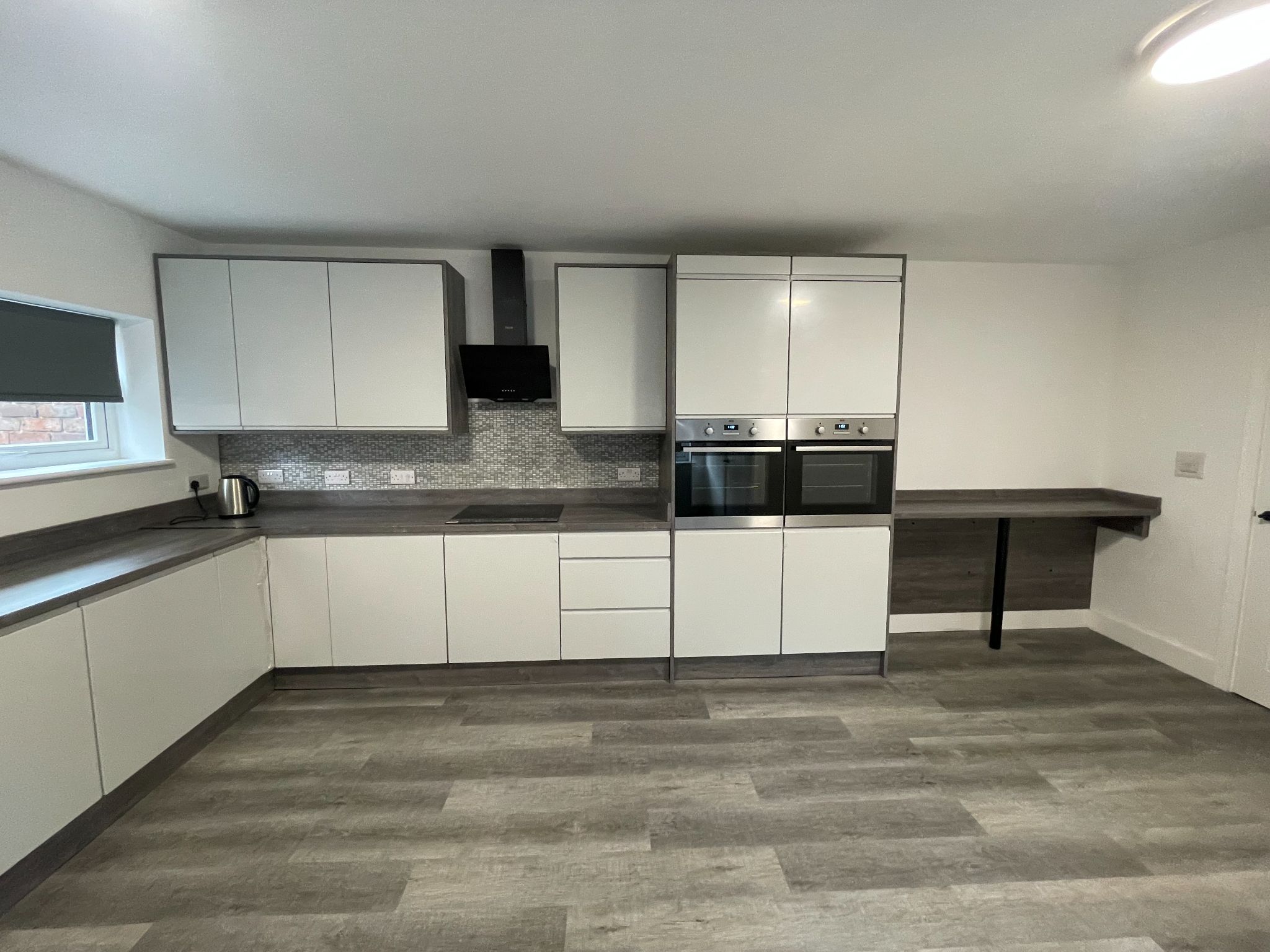 6 bedroom end terraced house For Sale in Manchester - Photograph 11.