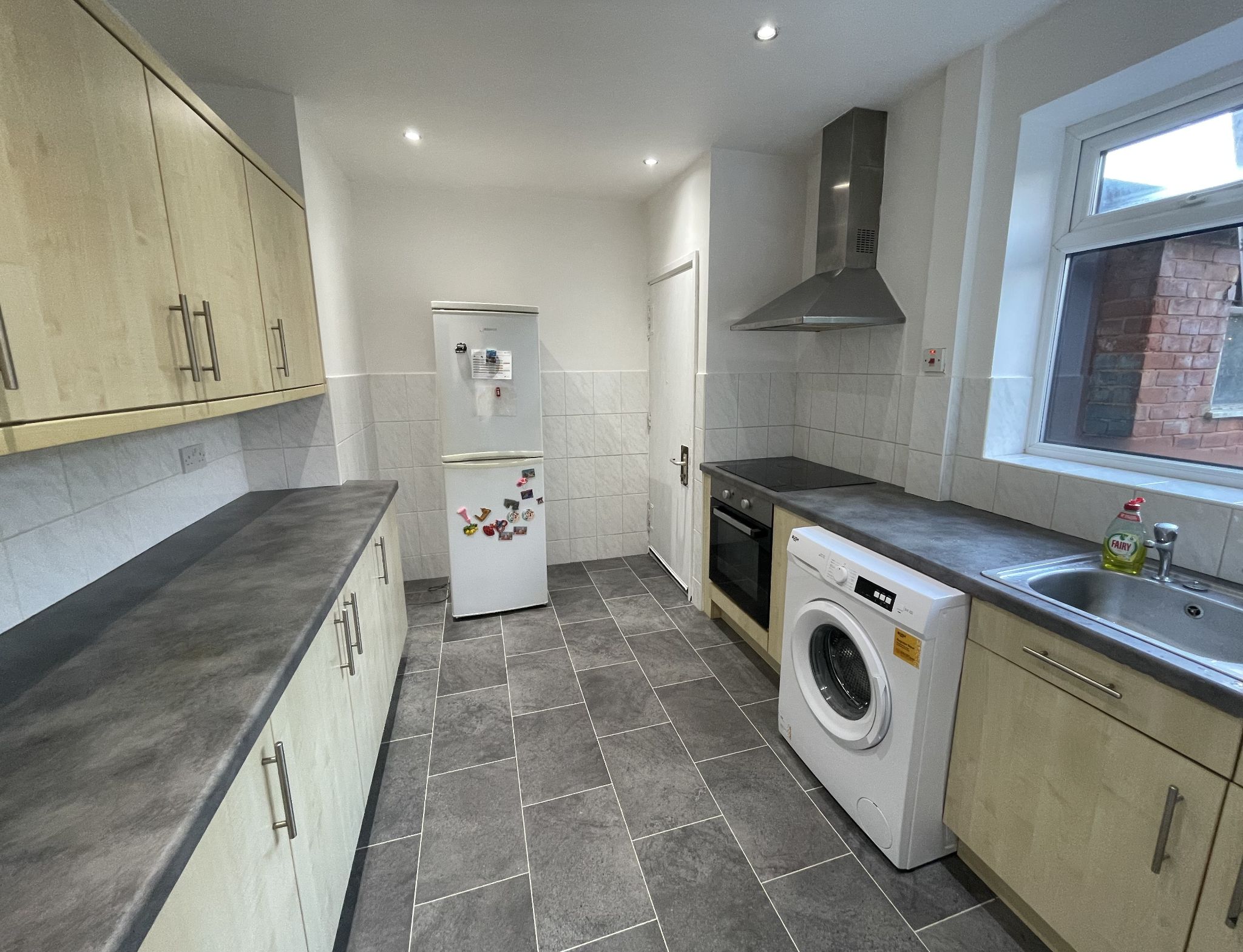 3 bedroom mid terraced house SSTC in Manchester - Photograph 4.