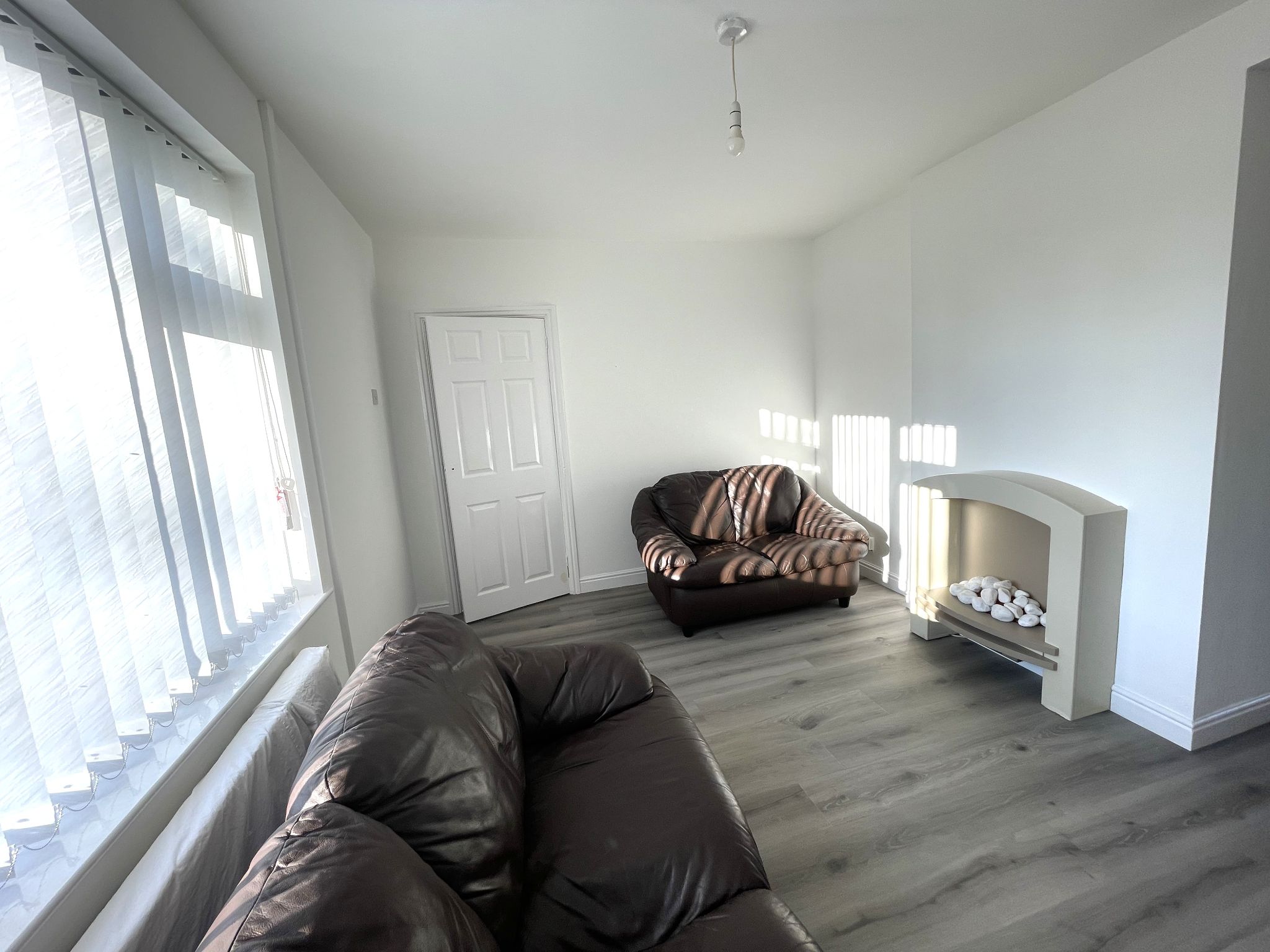 3 bedroom mid terraced house SSTC in Manchester - Photograph 2.
