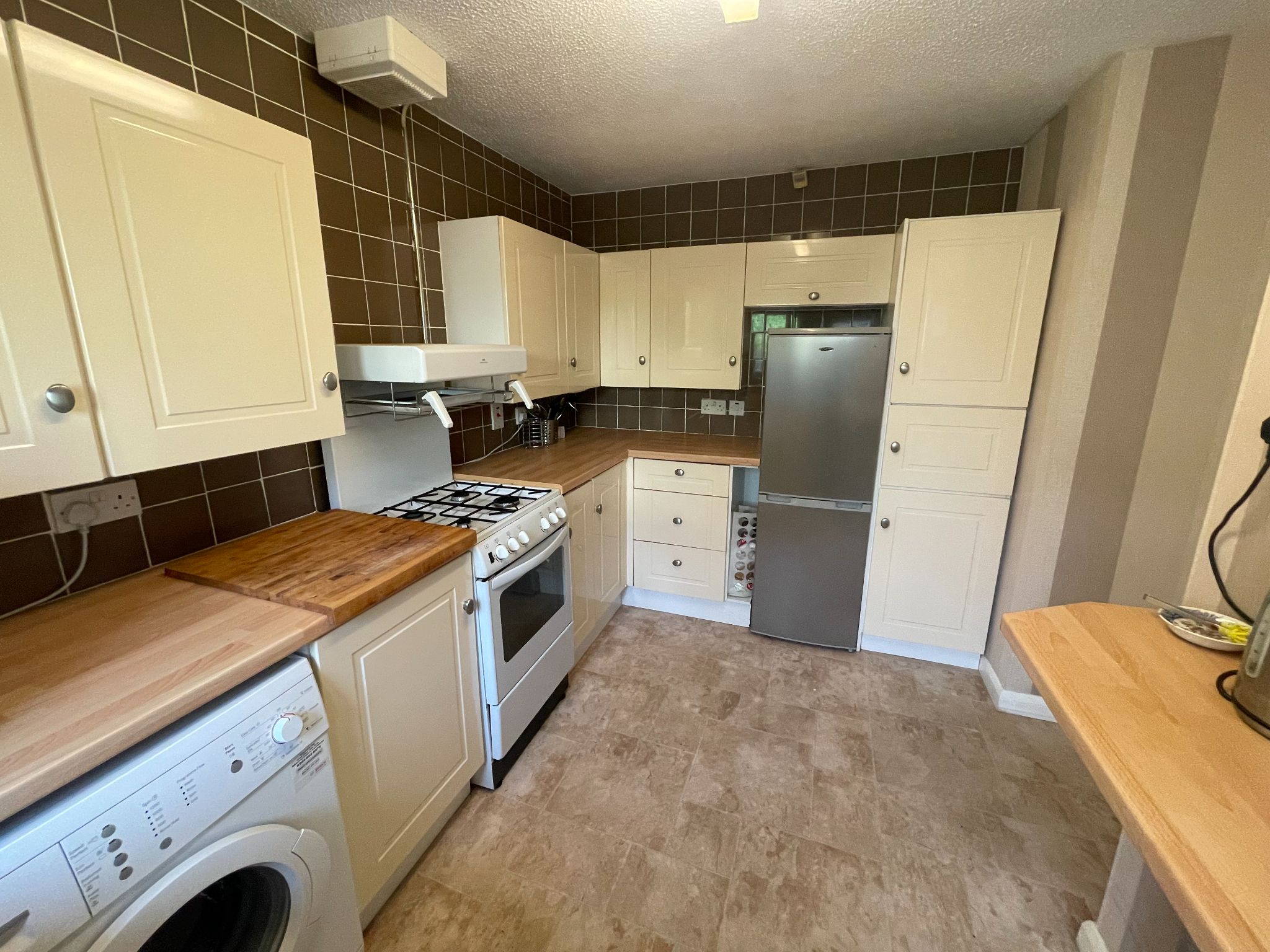 2 bedroom semi-detached bungalow SSTC in Manchester - Photograph 8.