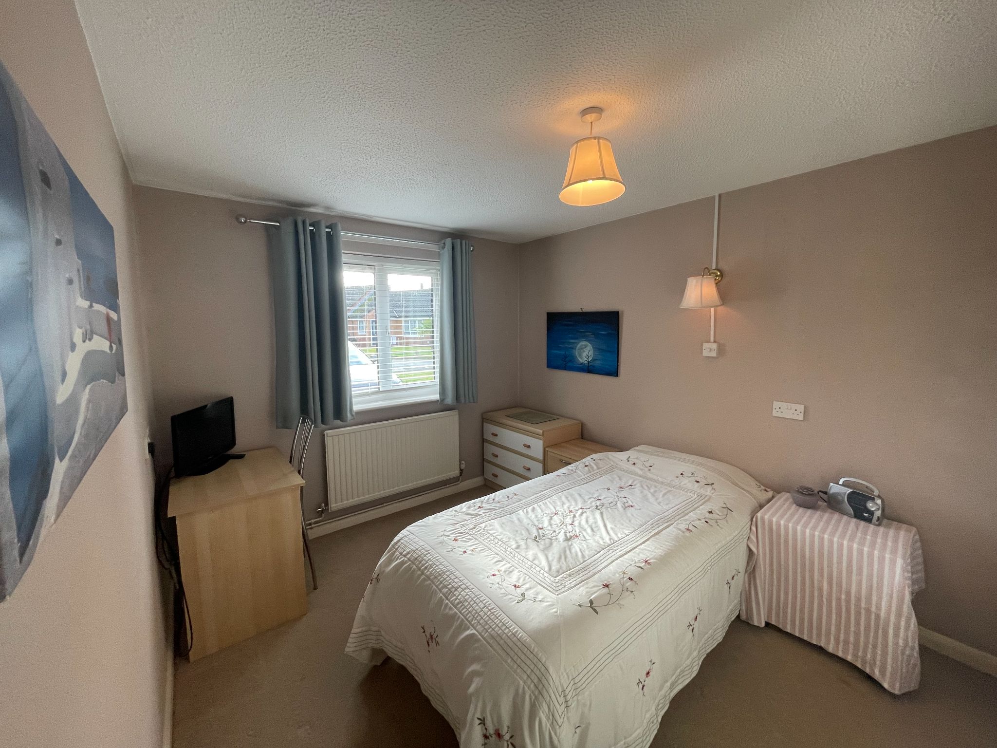 2 bedroom semi-detached bungalow SSTC in Manchester - Photograph 10.