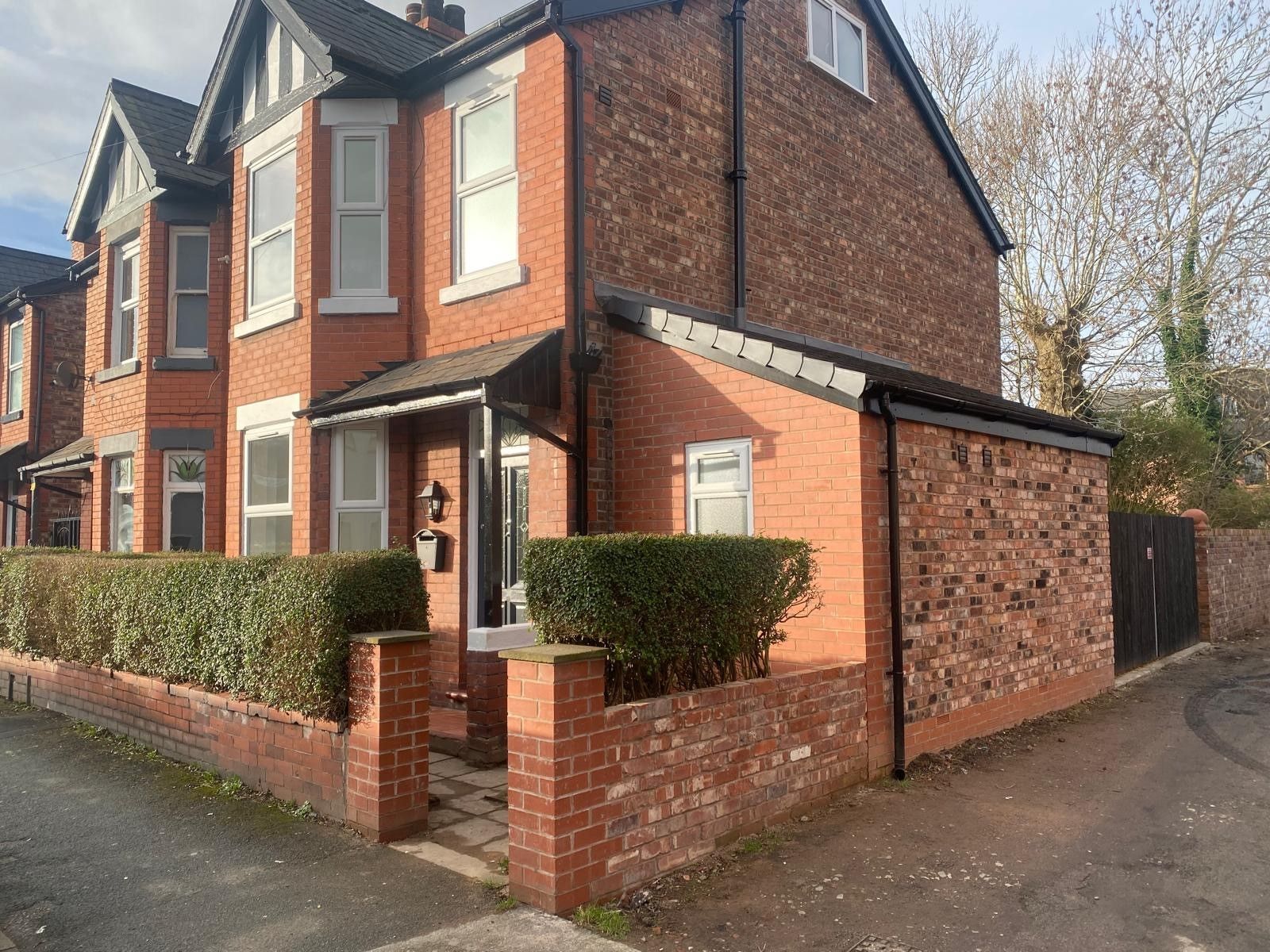 4 bedroom semi-detached house For Sale in Manchester - Photograph 37.